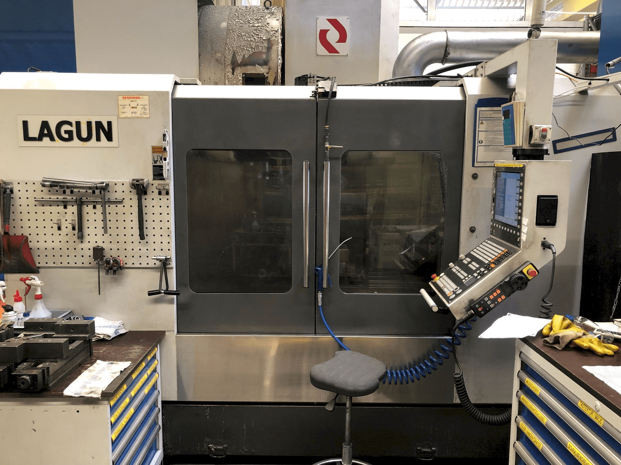 Frontansicht der LAGUN L1400 Maschine