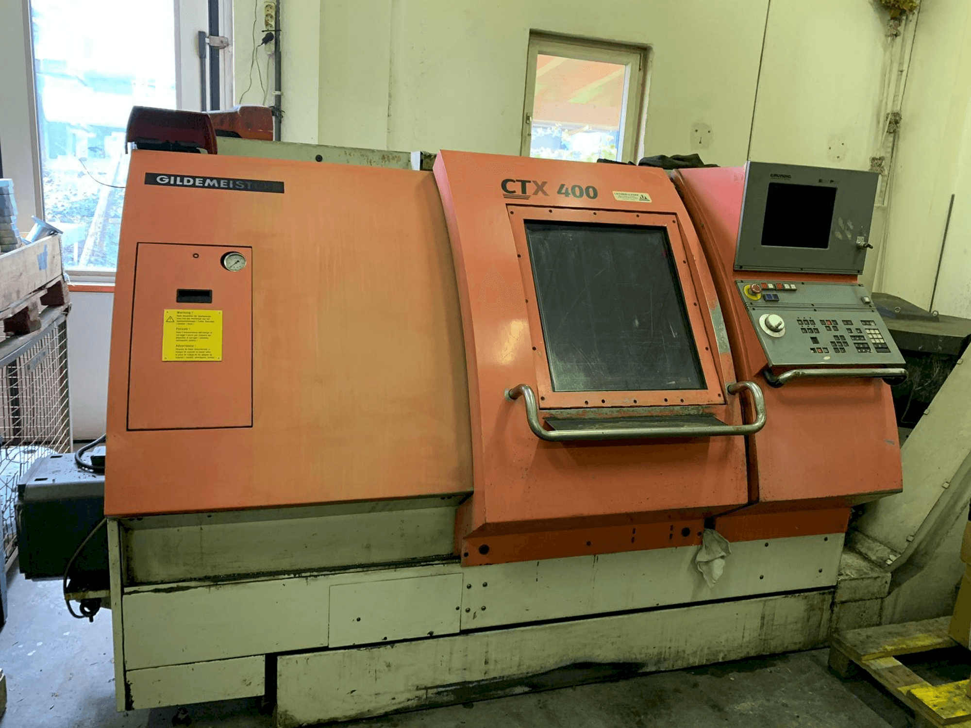 Frontansicht der Gildemeister CTX 400 Maschine