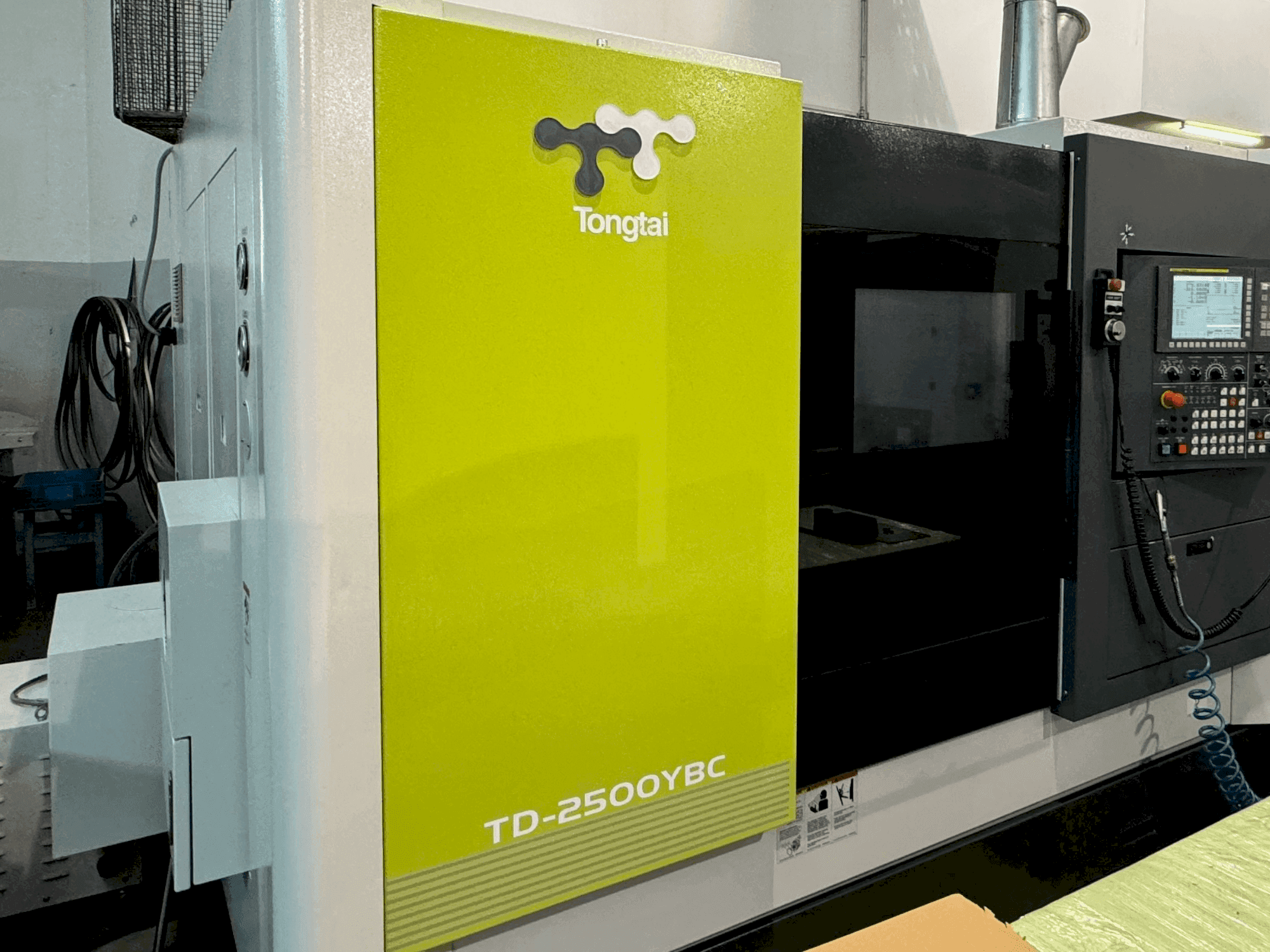 Front view of Tongtai TD-2500YBC machine