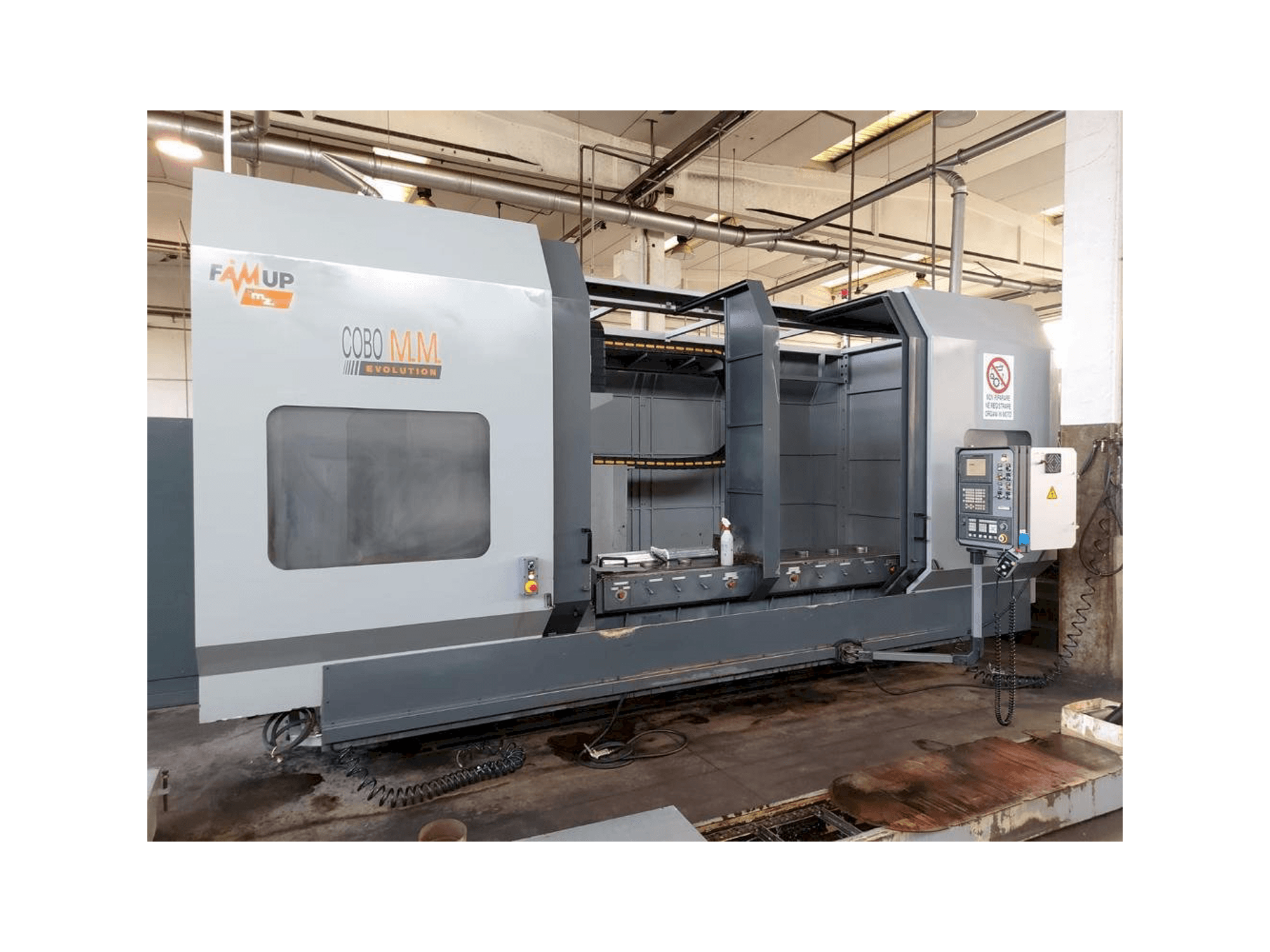 Frontansicht der FAMUP COBO 3000 Maschine