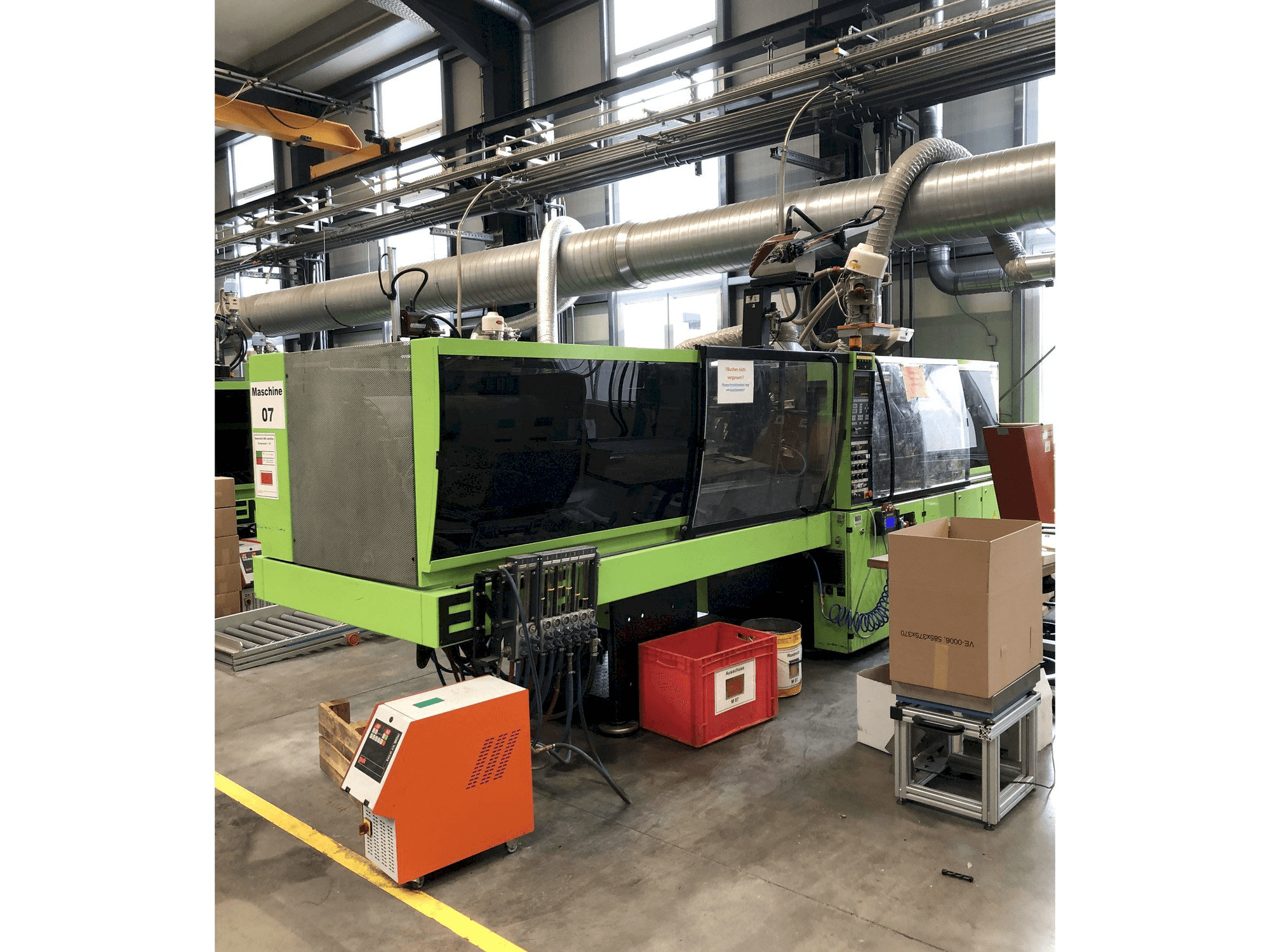 Front view of Engel ES 1050 / 150 HL machine