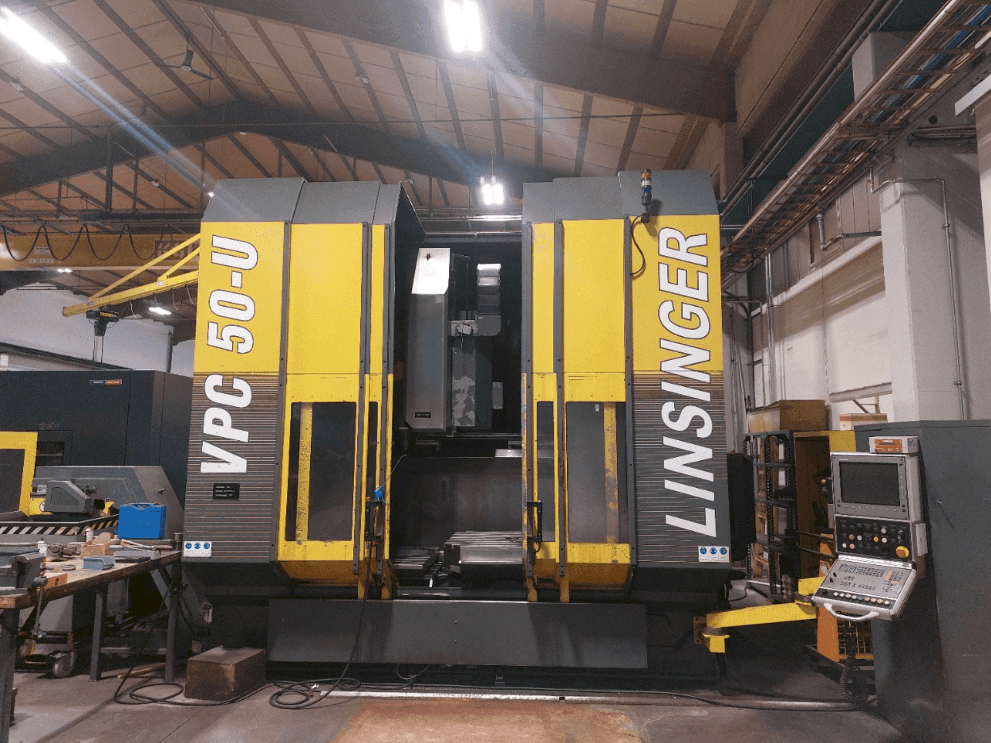 Frontansicht der AXA VPC 50U Maschine