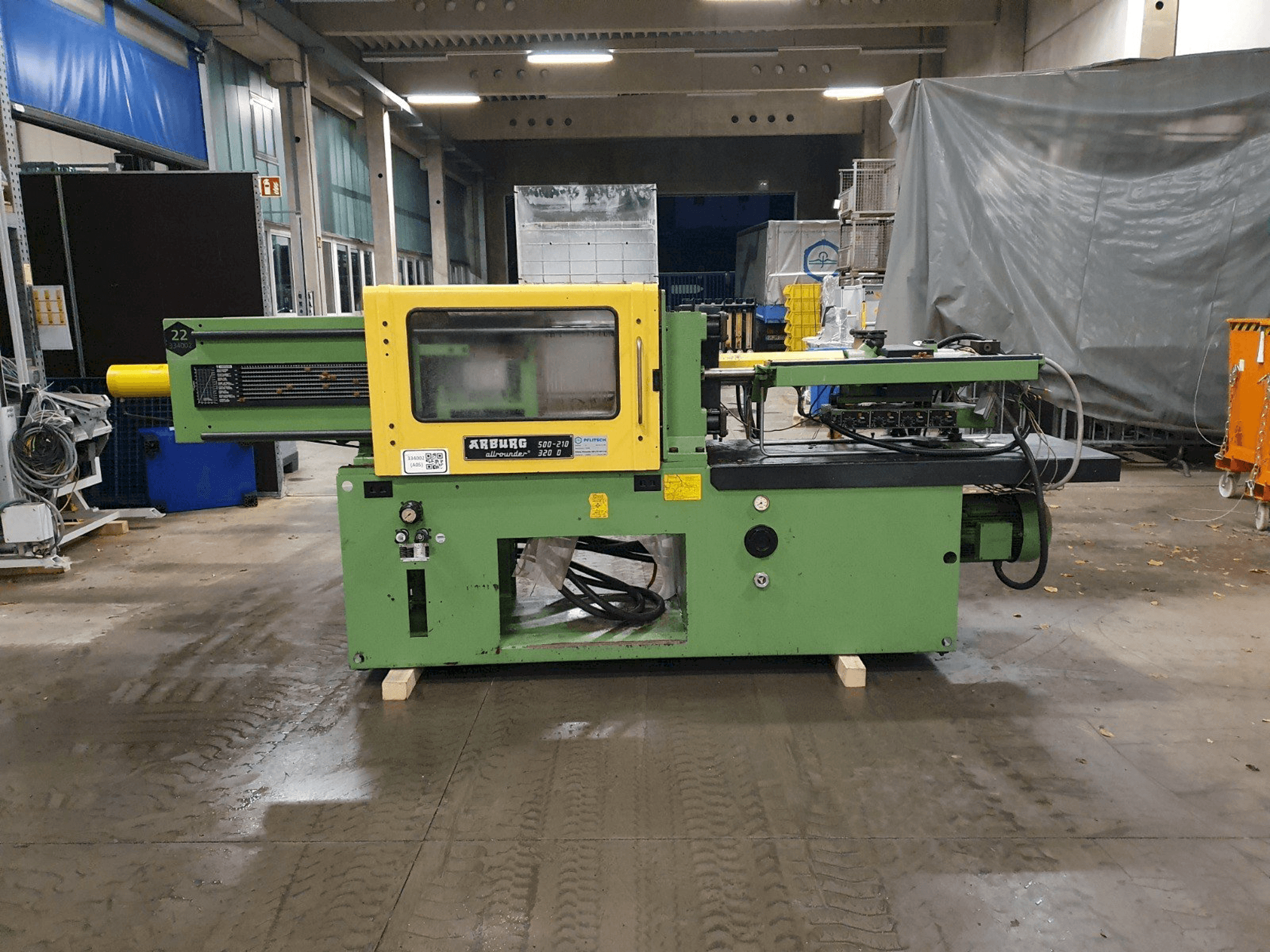 Front view of Arburg Allrounder 320 D 500-210 machine