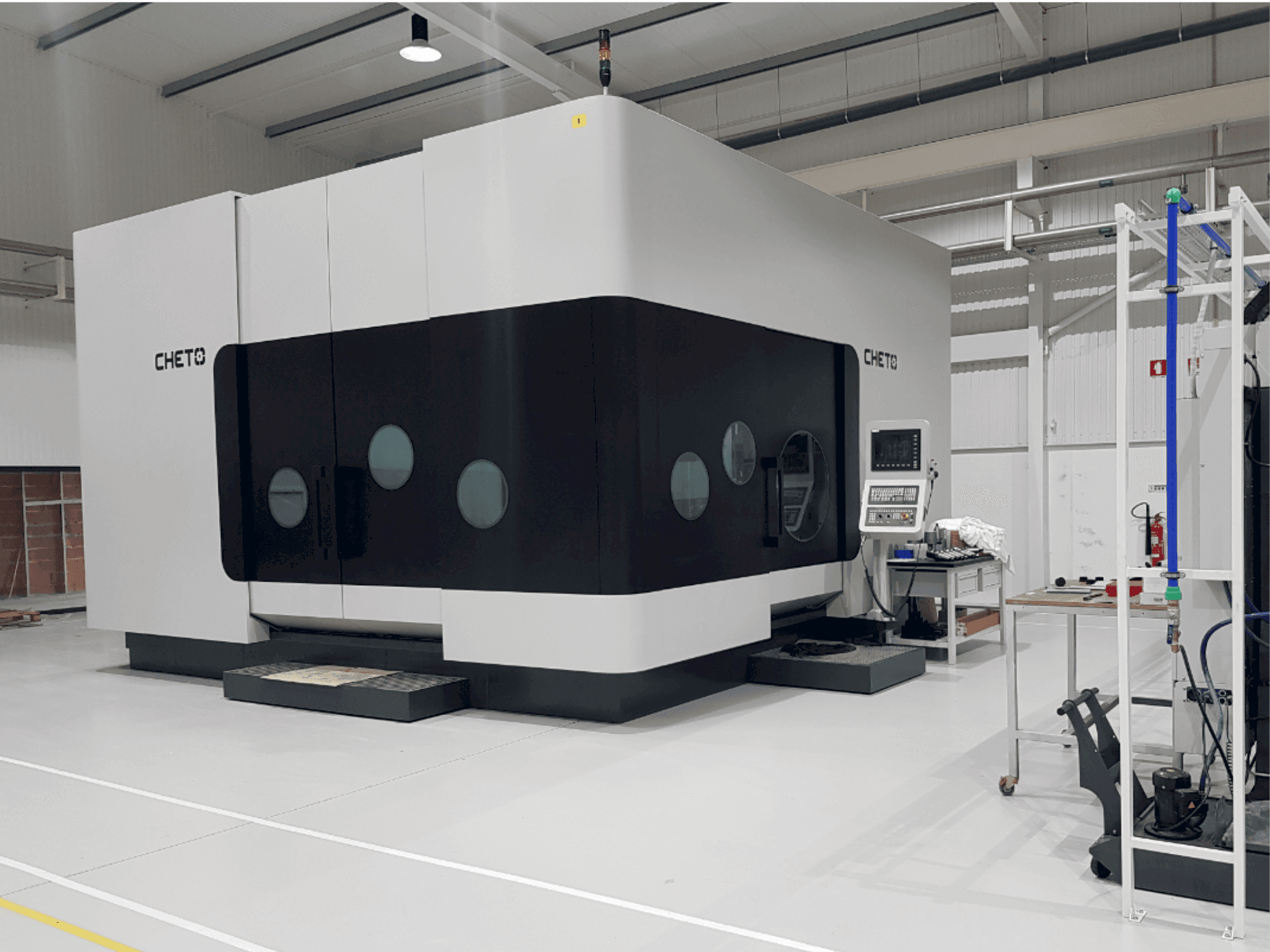 Front view of CHETO IXN2000 (2019) machine