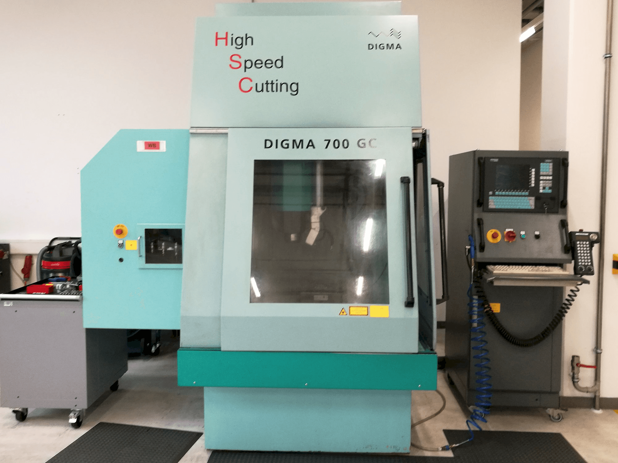 Frontansicht der DIGMA 700 GC Maschine