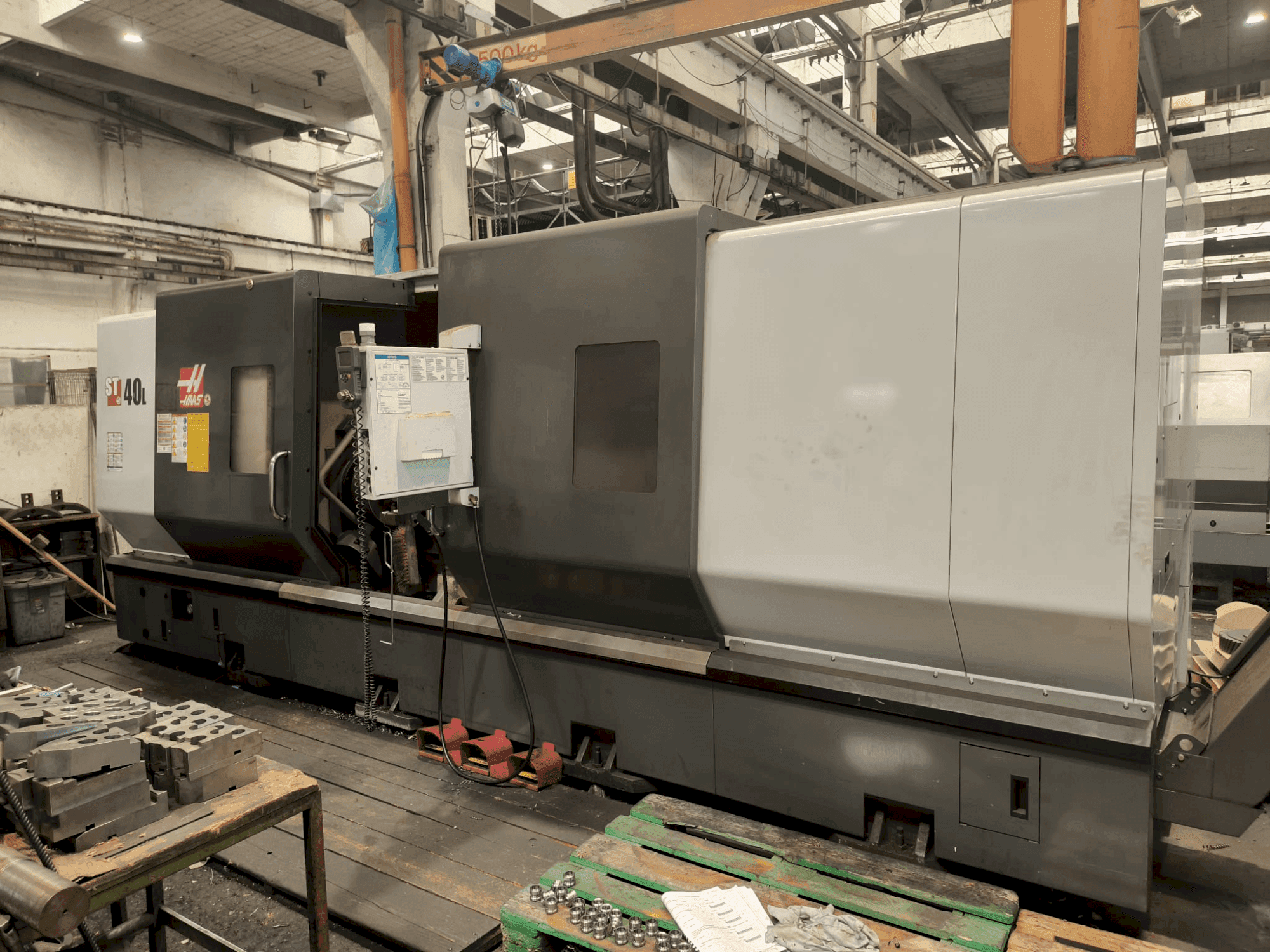 Frontansicht der HAAS ST40L Maschine