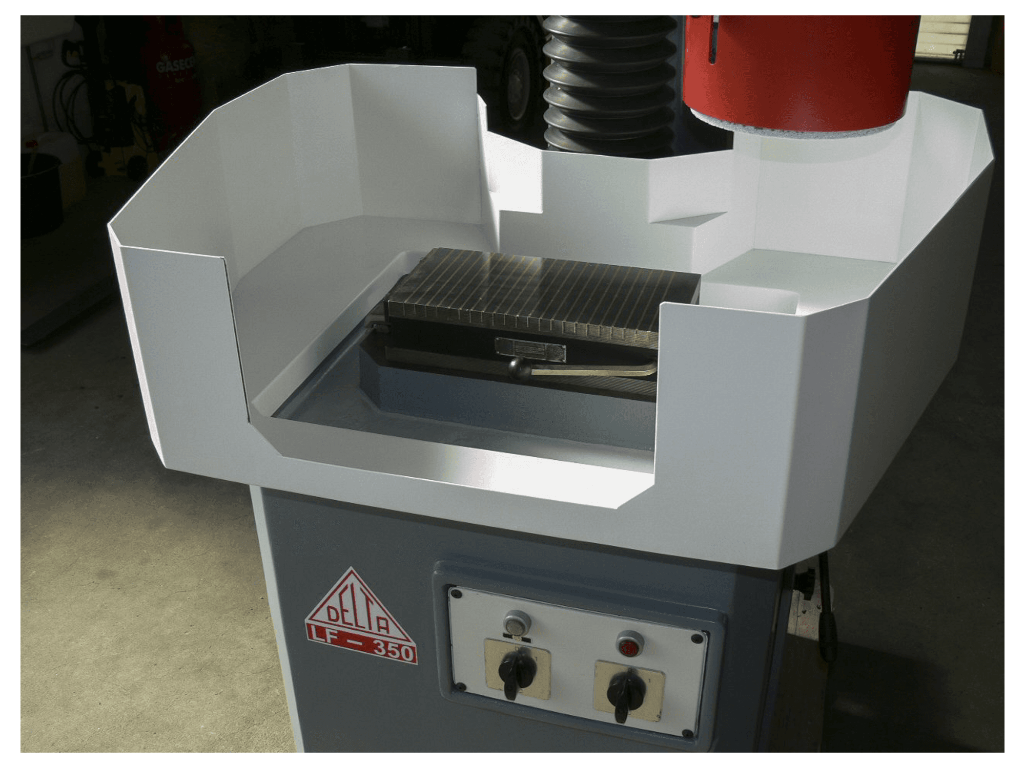 Front view of DELTA LF-350 machine