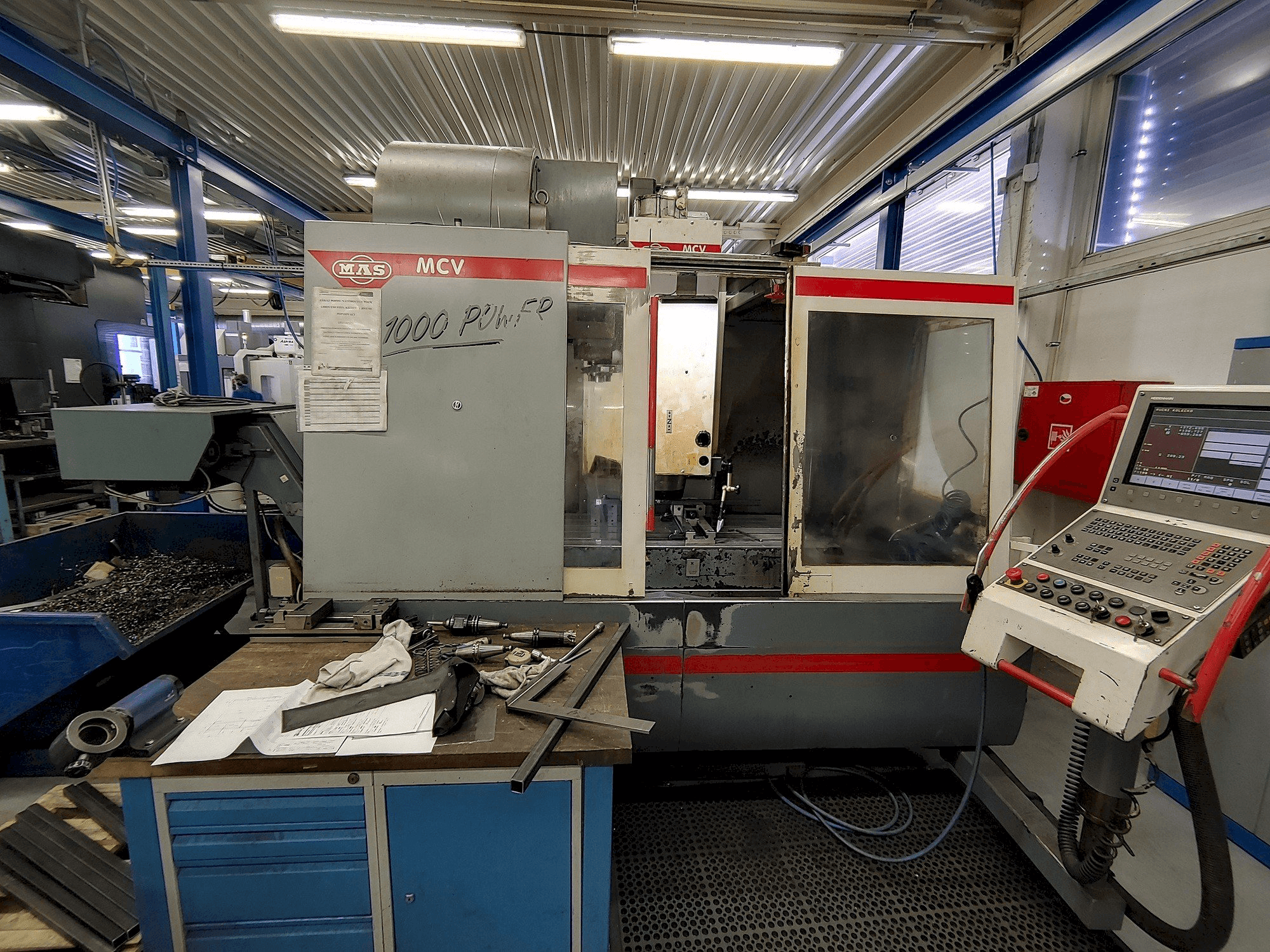 Front view of KOVOSVIT MAS MCV 1000 Power machine