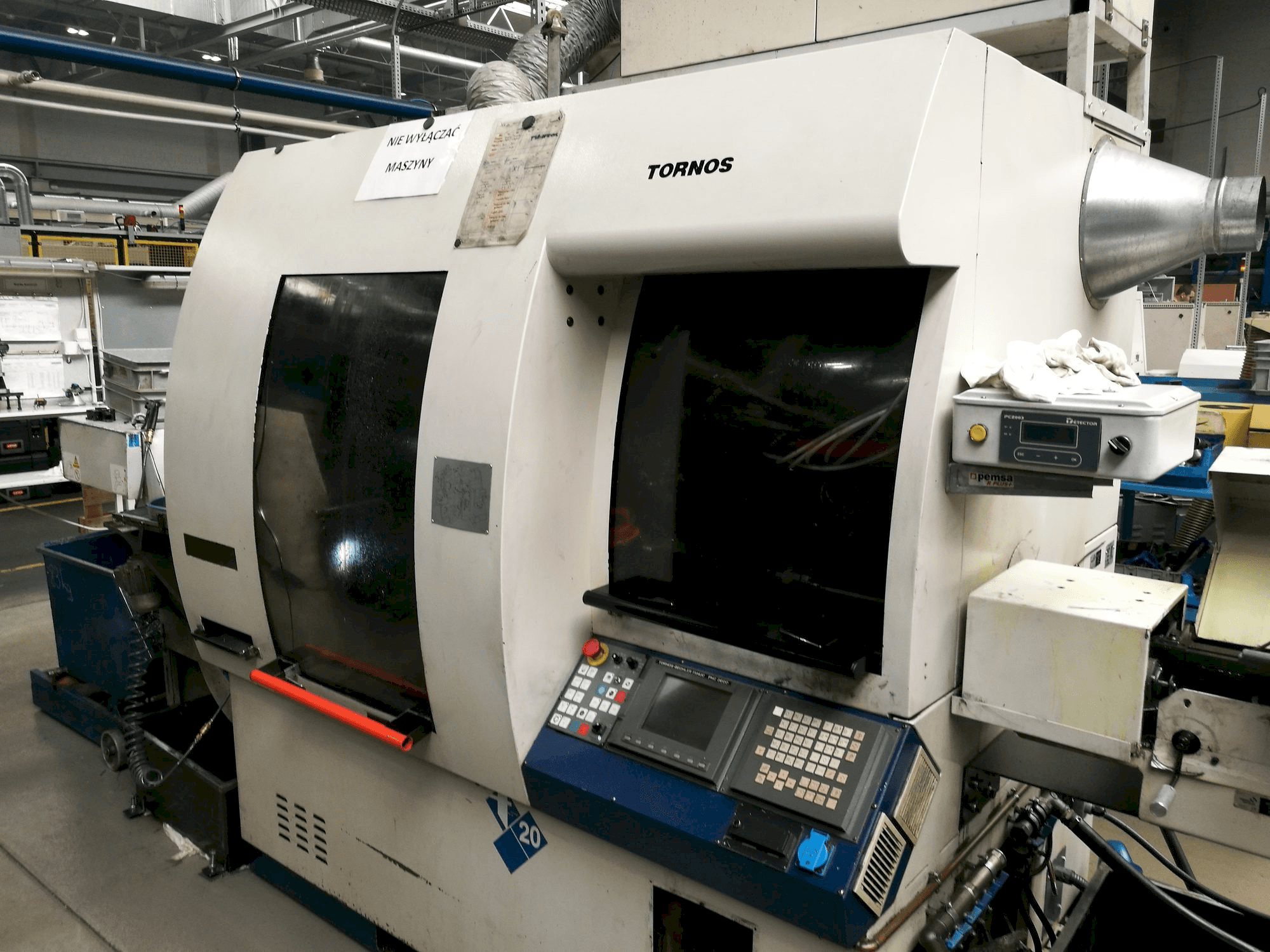 Frontansicht der Tornos Deco-2000/20 Maschine