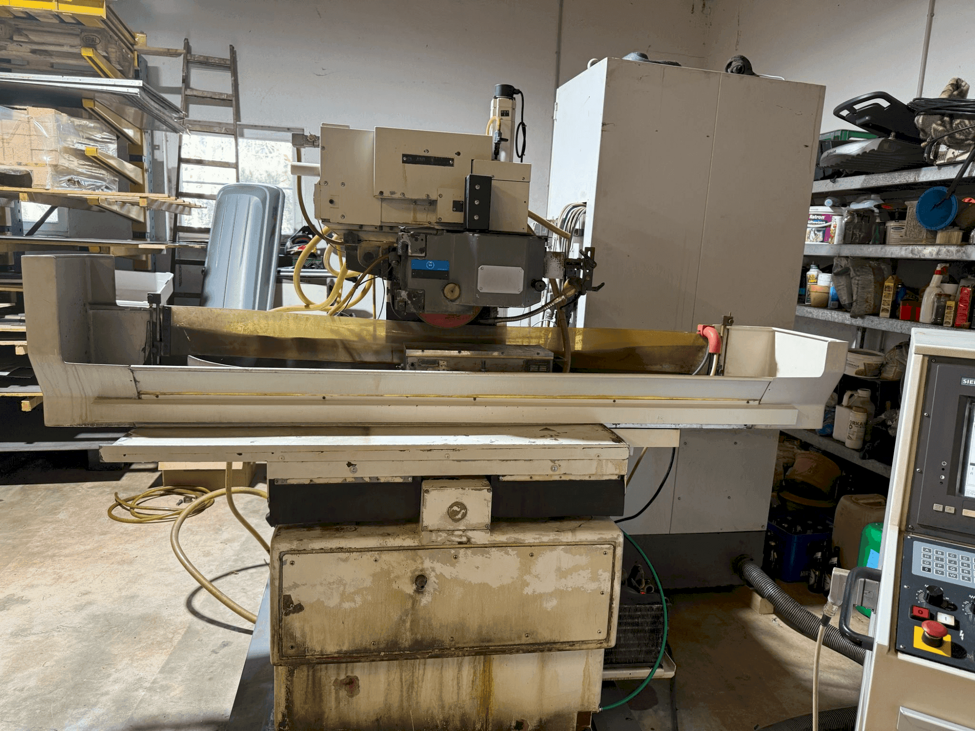 Frontansicht der JUNG J 525C Maschine