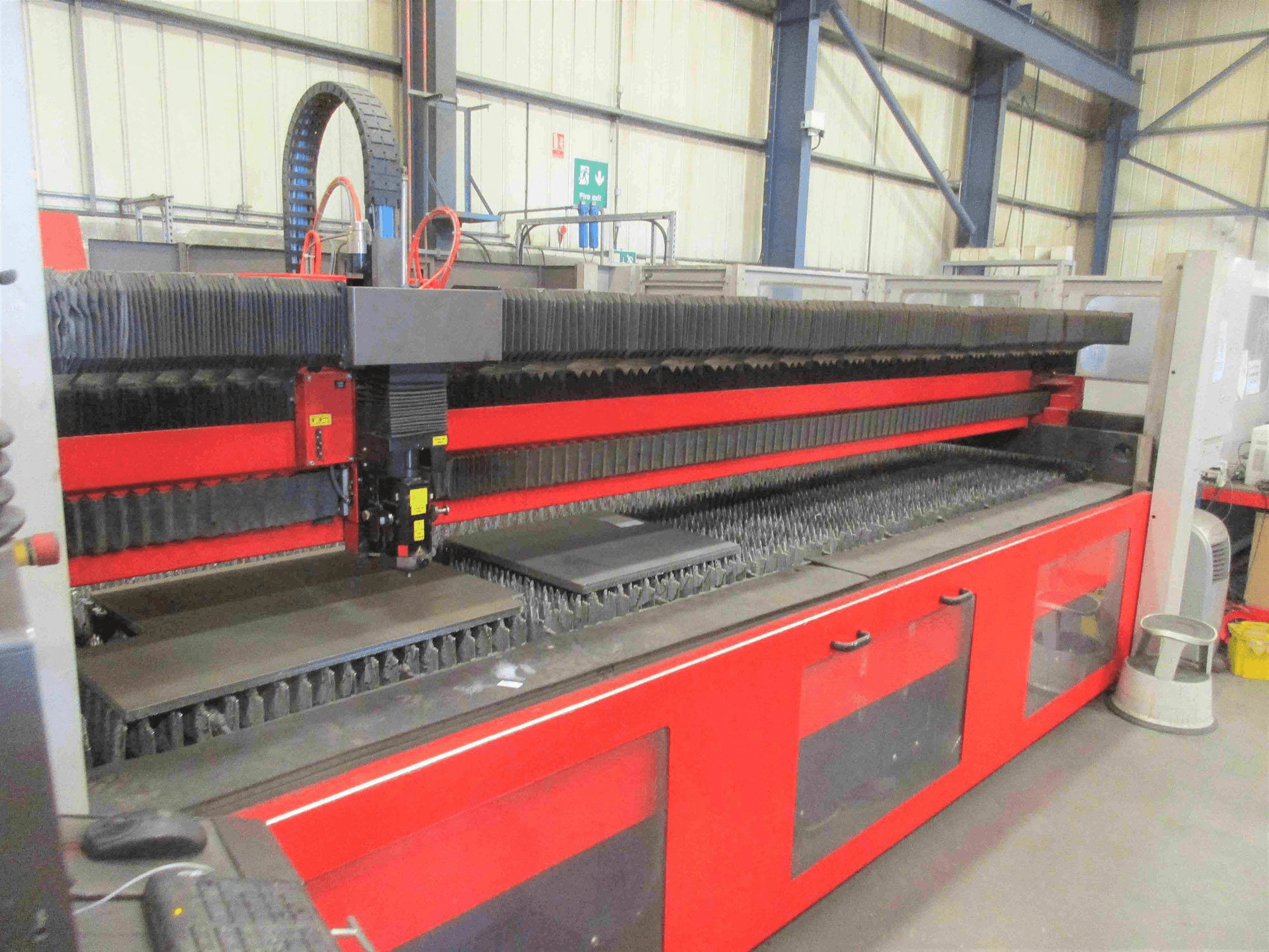 Frontansicht der Bystronic Bystar L 4025-65 Maschine