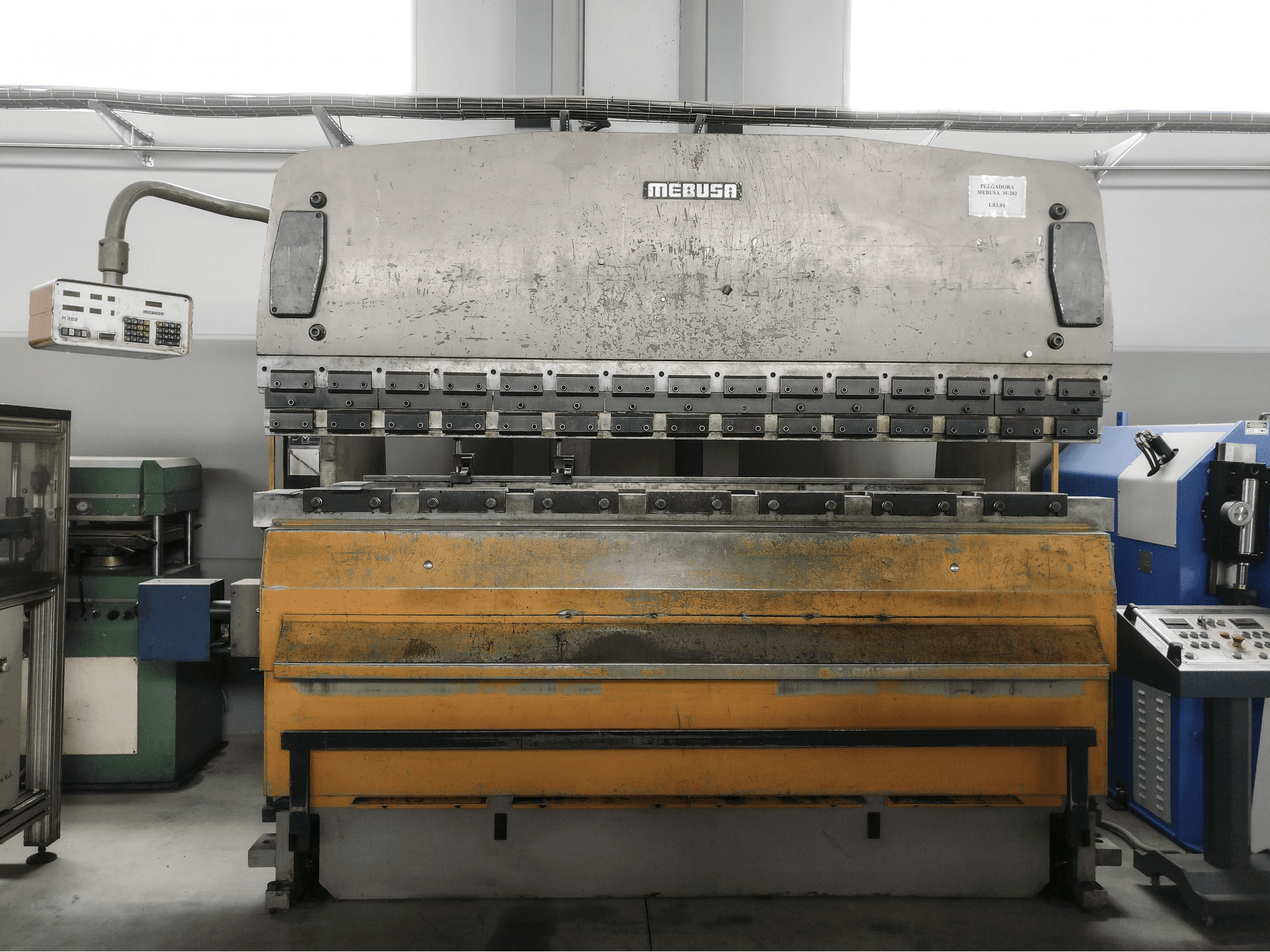 Frontansicht der MEBUSA PH-173 Maschine