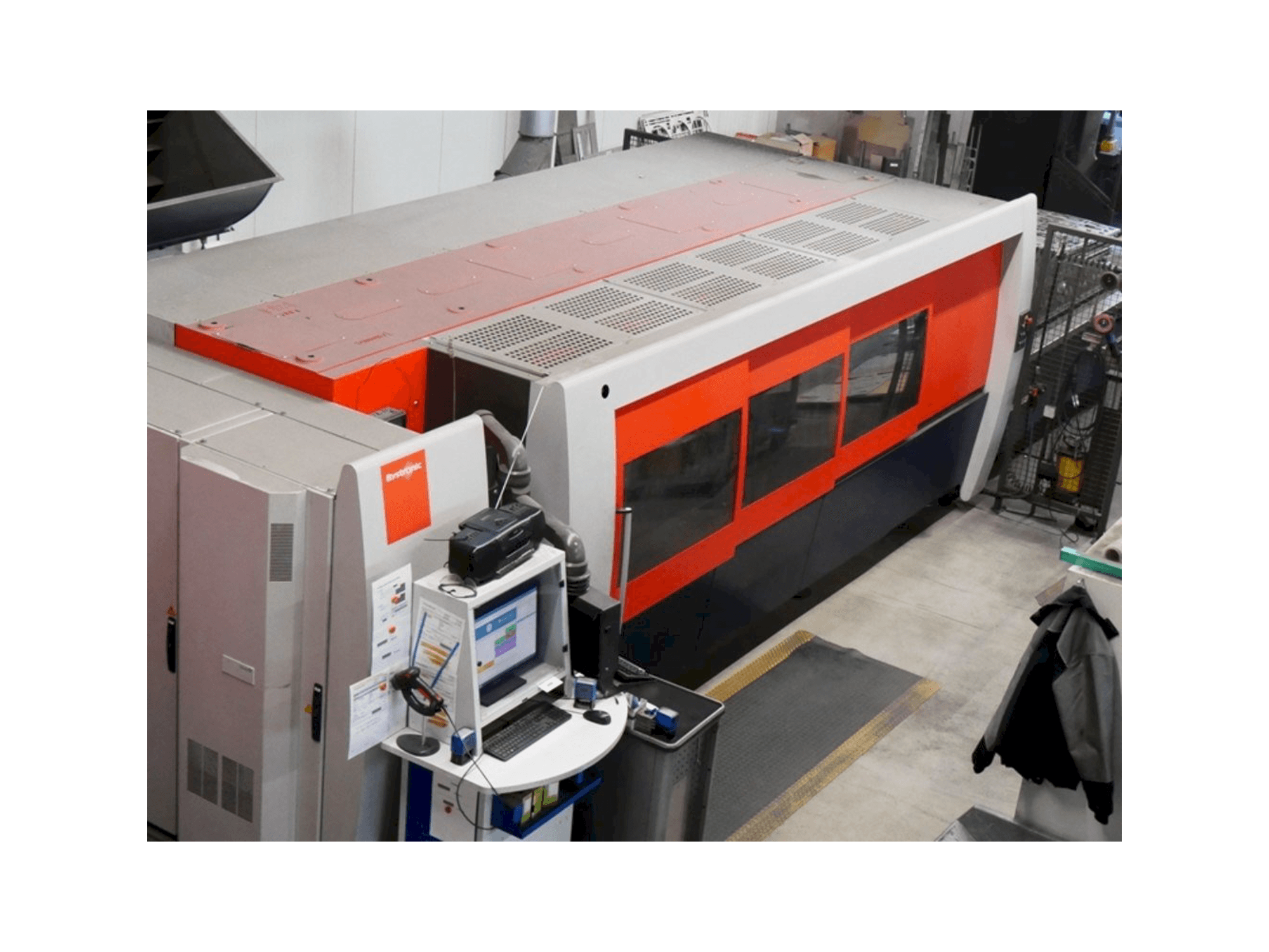 Linke Seitenansicht der Bystronic BySpeed Pro Maschine