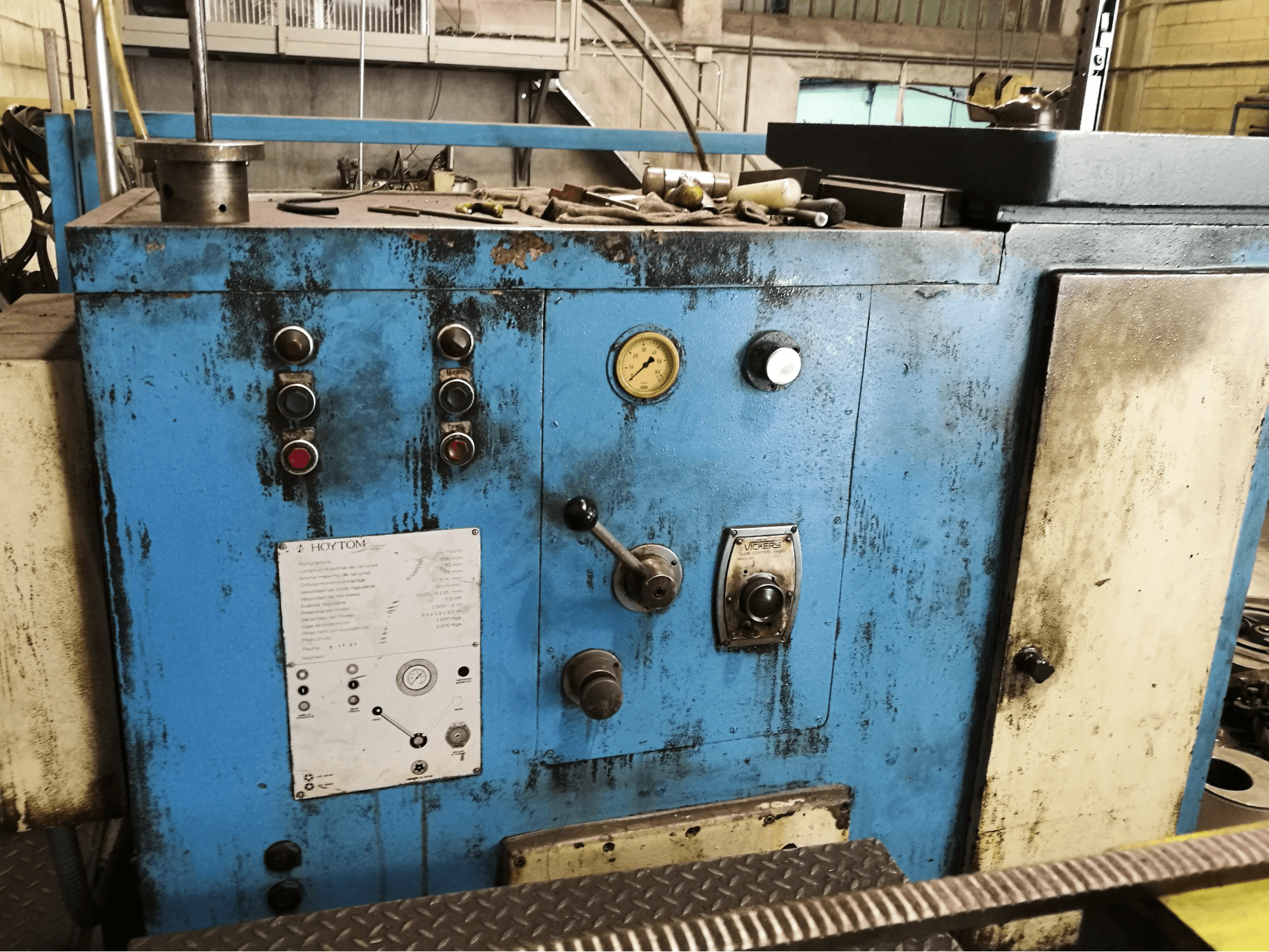 Frontansicht der Hoytom 700 H Maschine