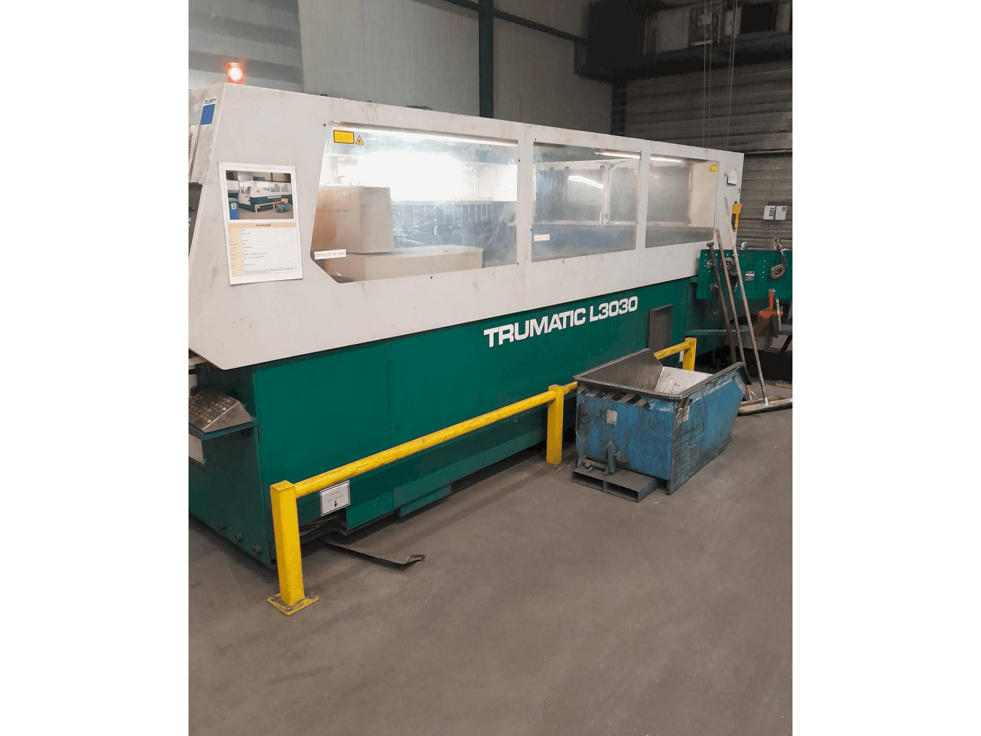 Frontansicht der Trumpf Trumatic L3030 Maschine
