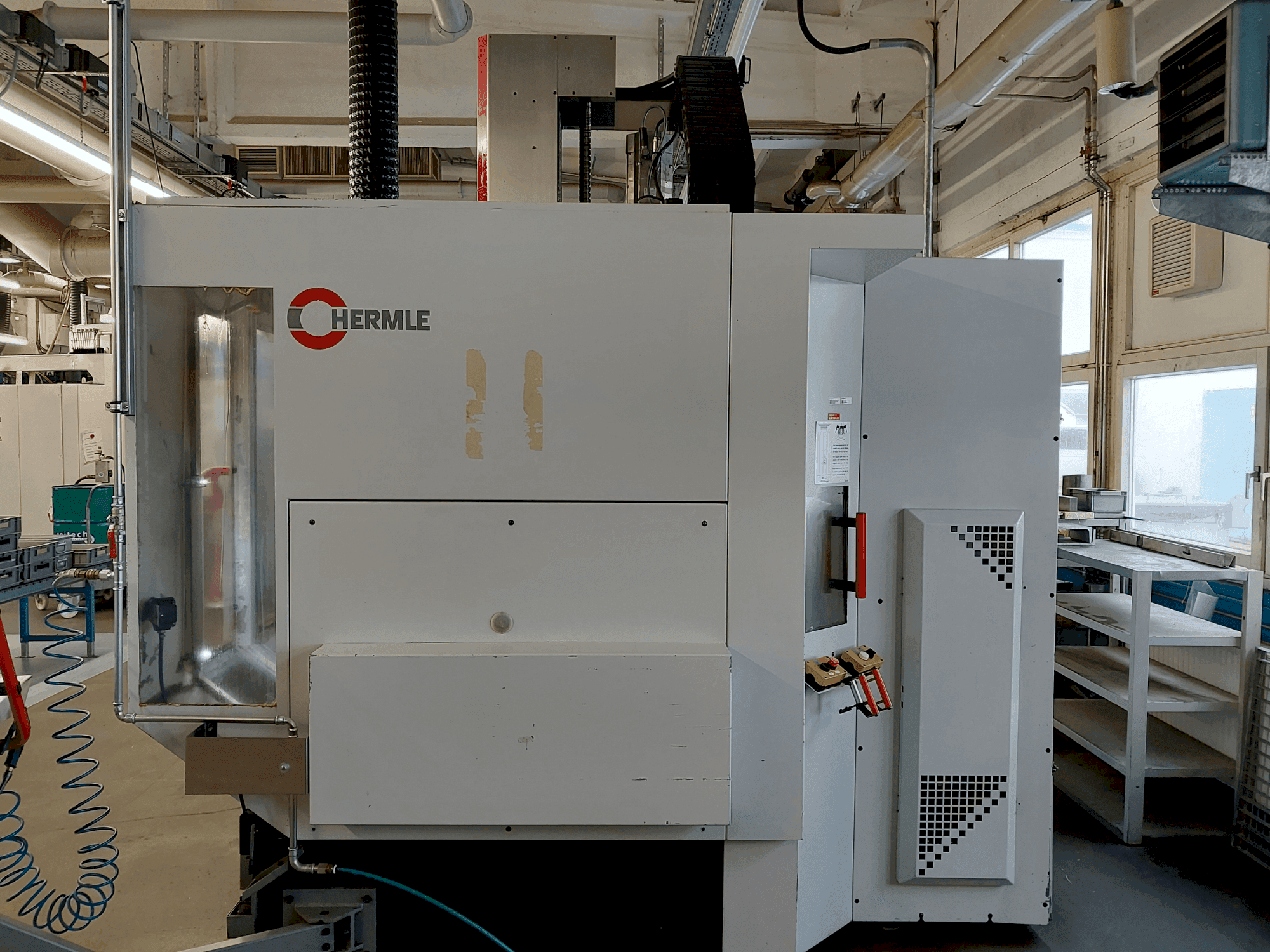 Frontansicht der HERMLE C 800 U Maschine