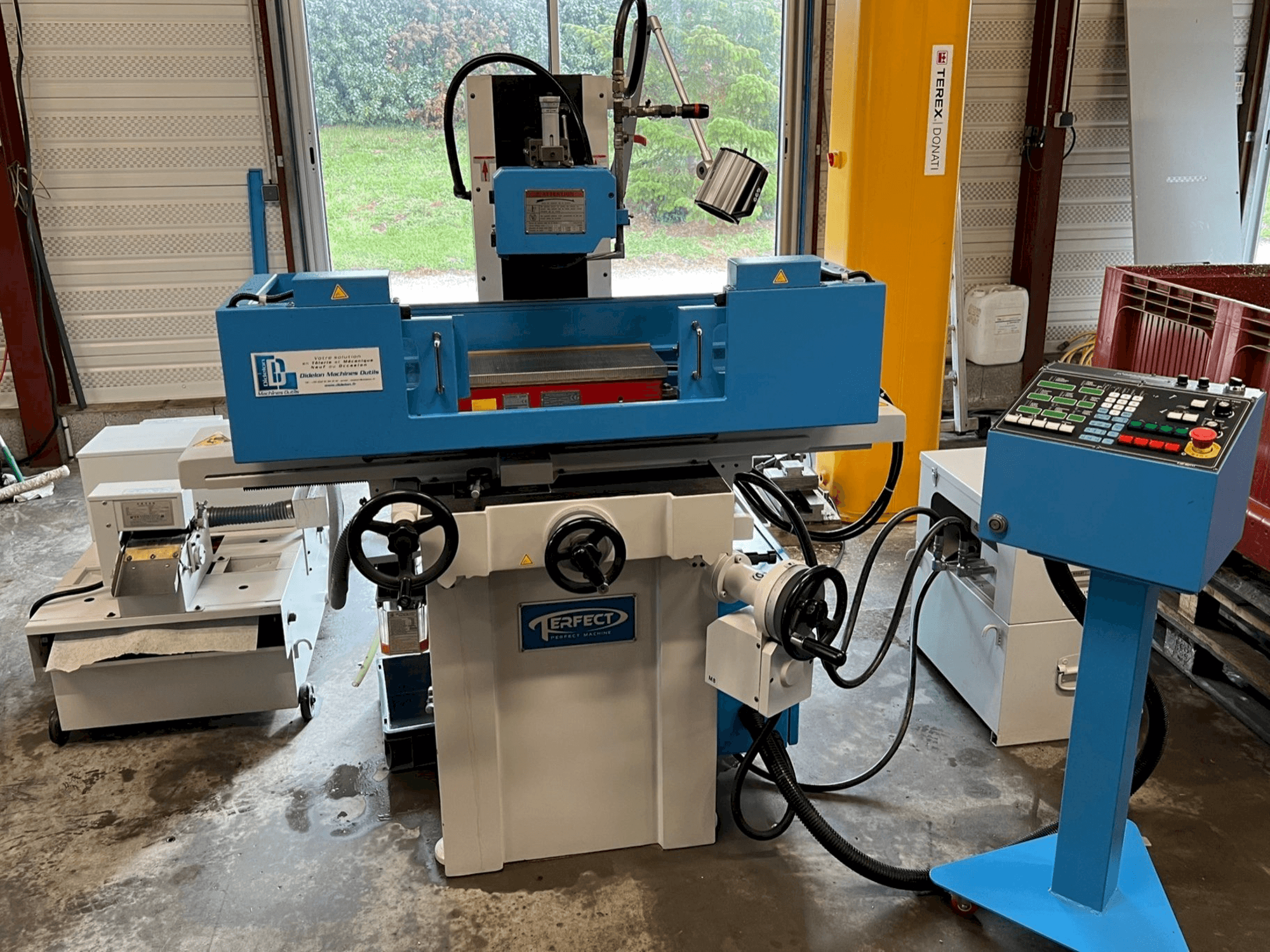 Frontansicht der PERFECT PFG-2045AH Maschine