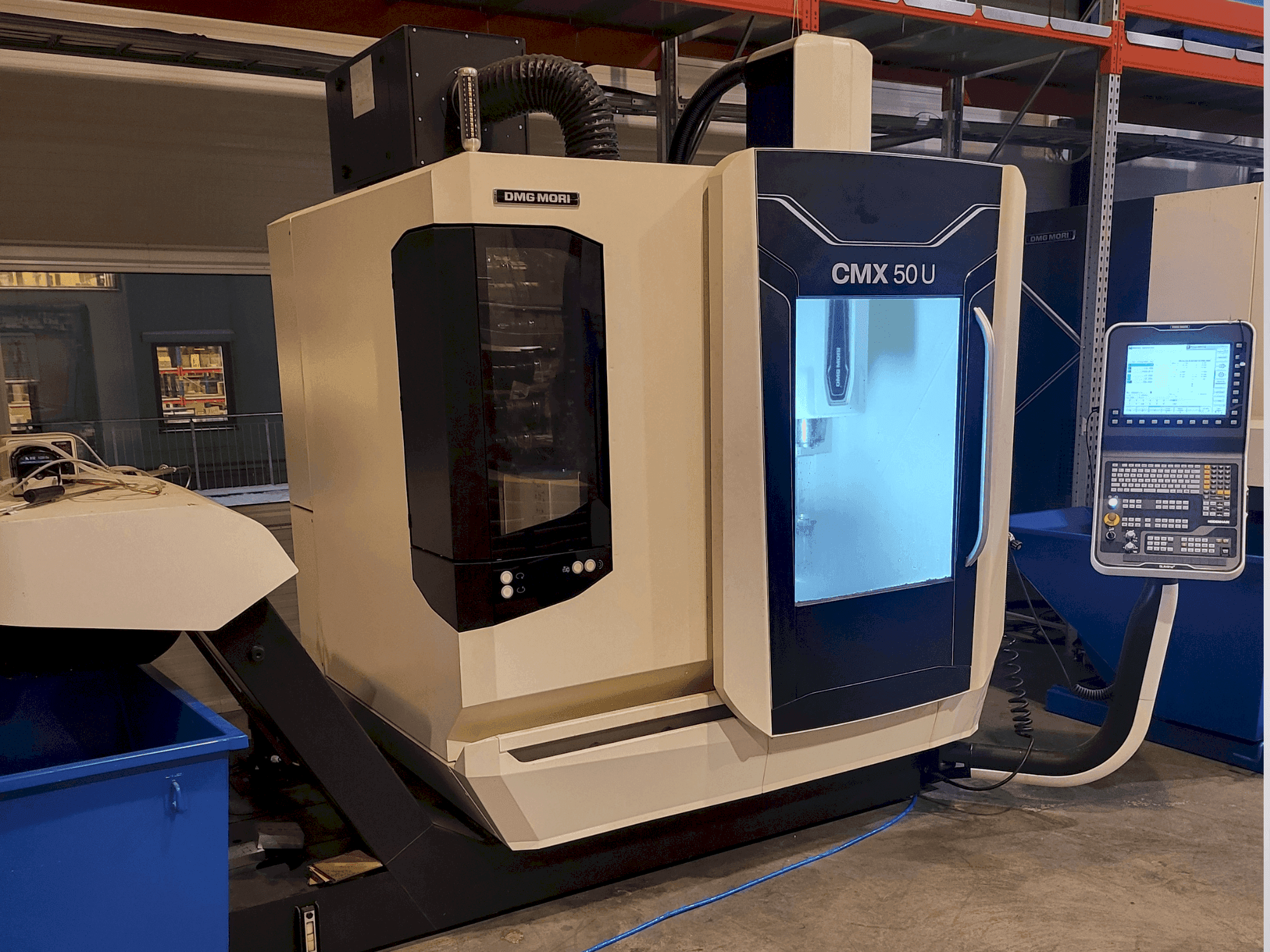 Frontansicht der DMG MORI CMX 50U Maschine