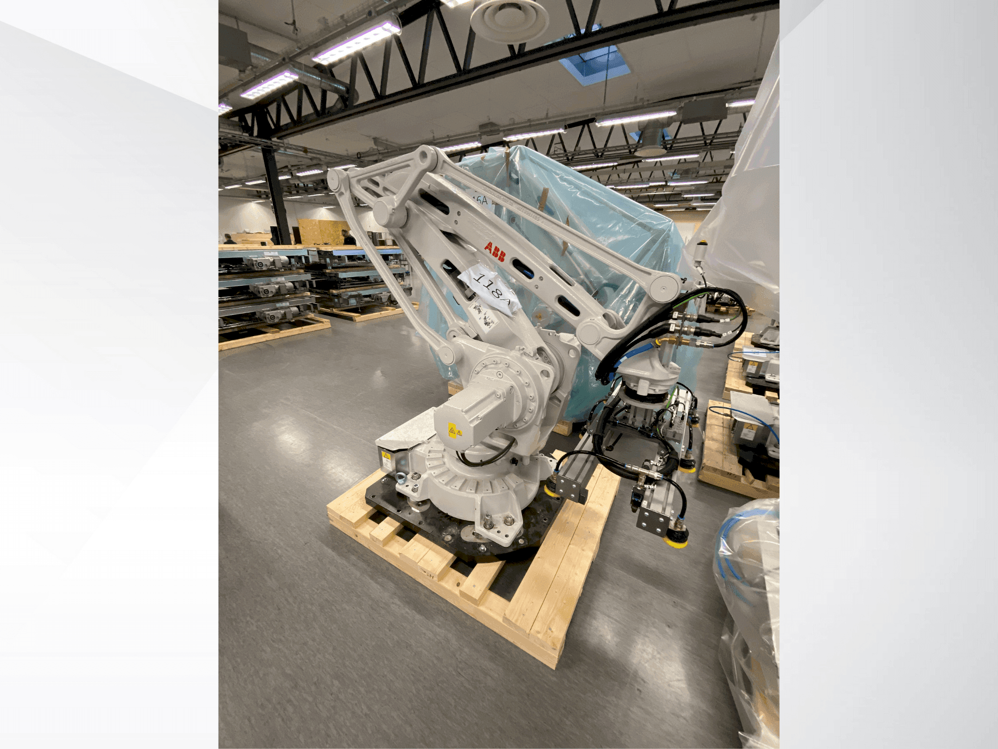 Frontansicht der ABB IRB 460-110/2.4 Maschine