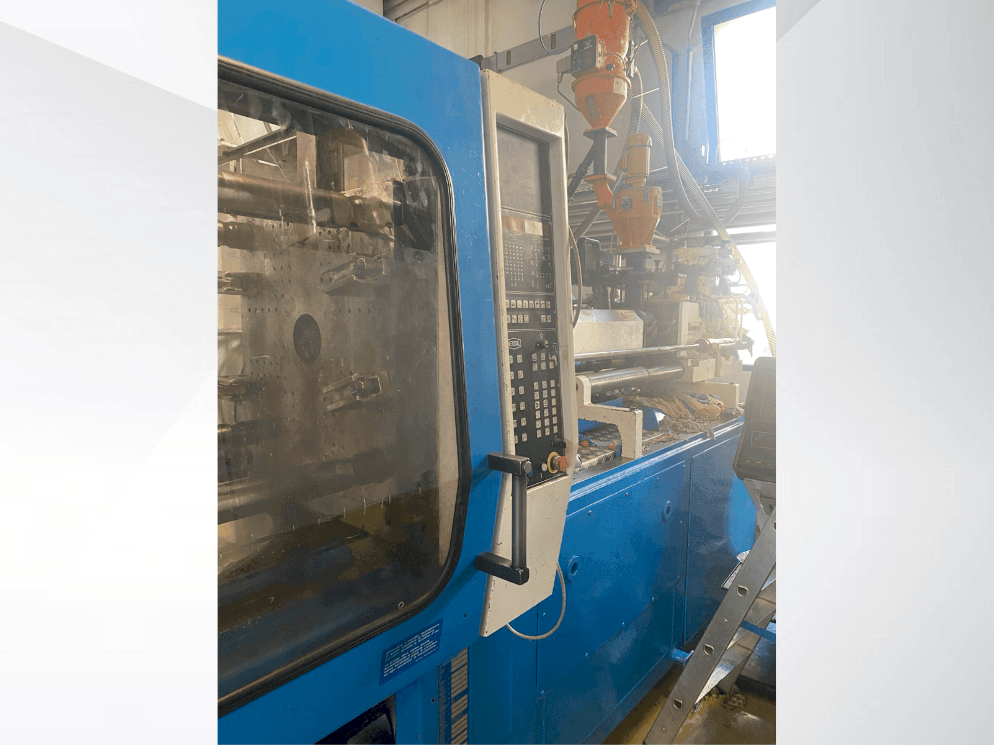 Frontansicht der Netstal S-1000-460 Maschine