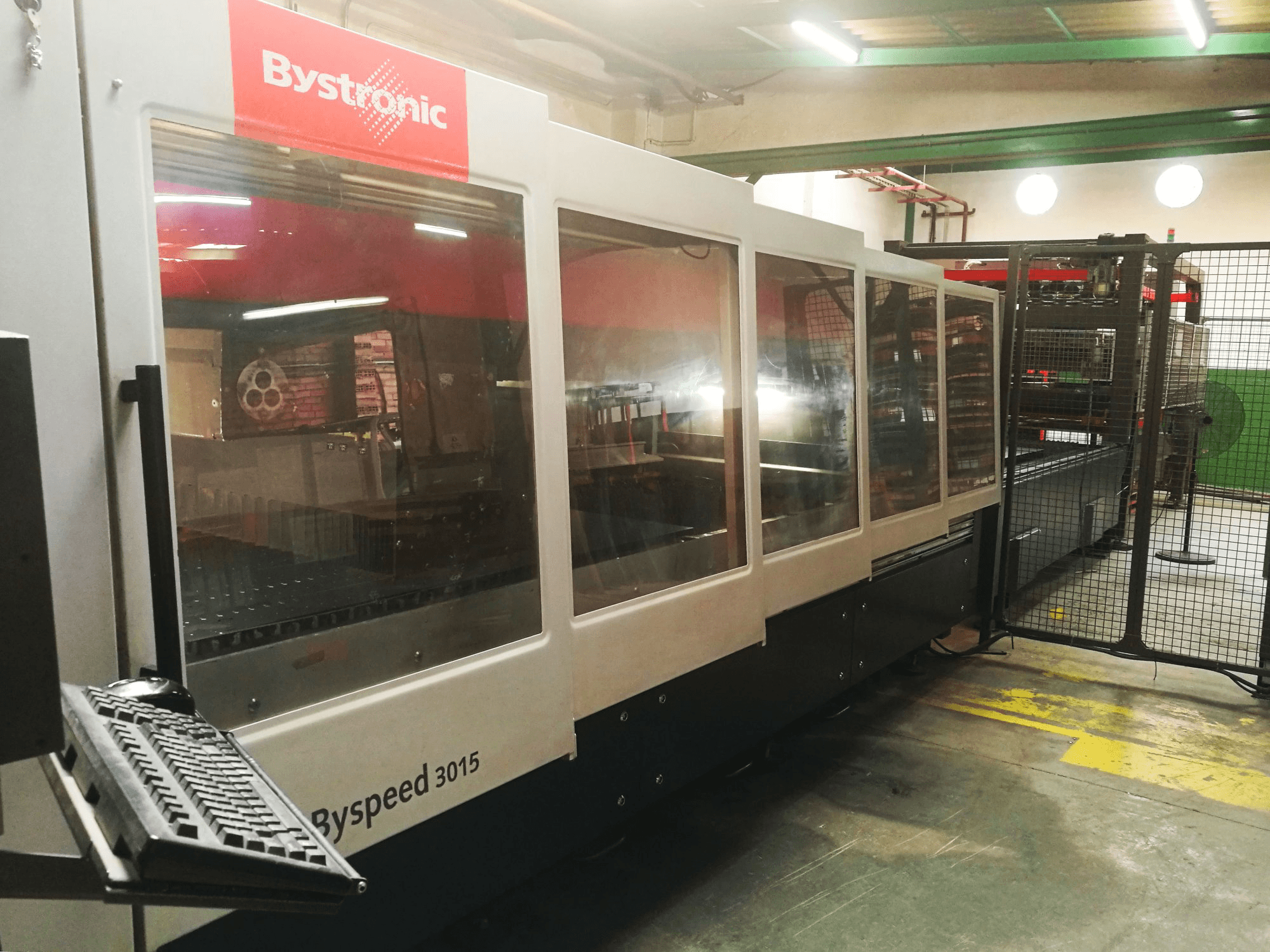 Right view of Bystronic Byspeed 3015 Machine