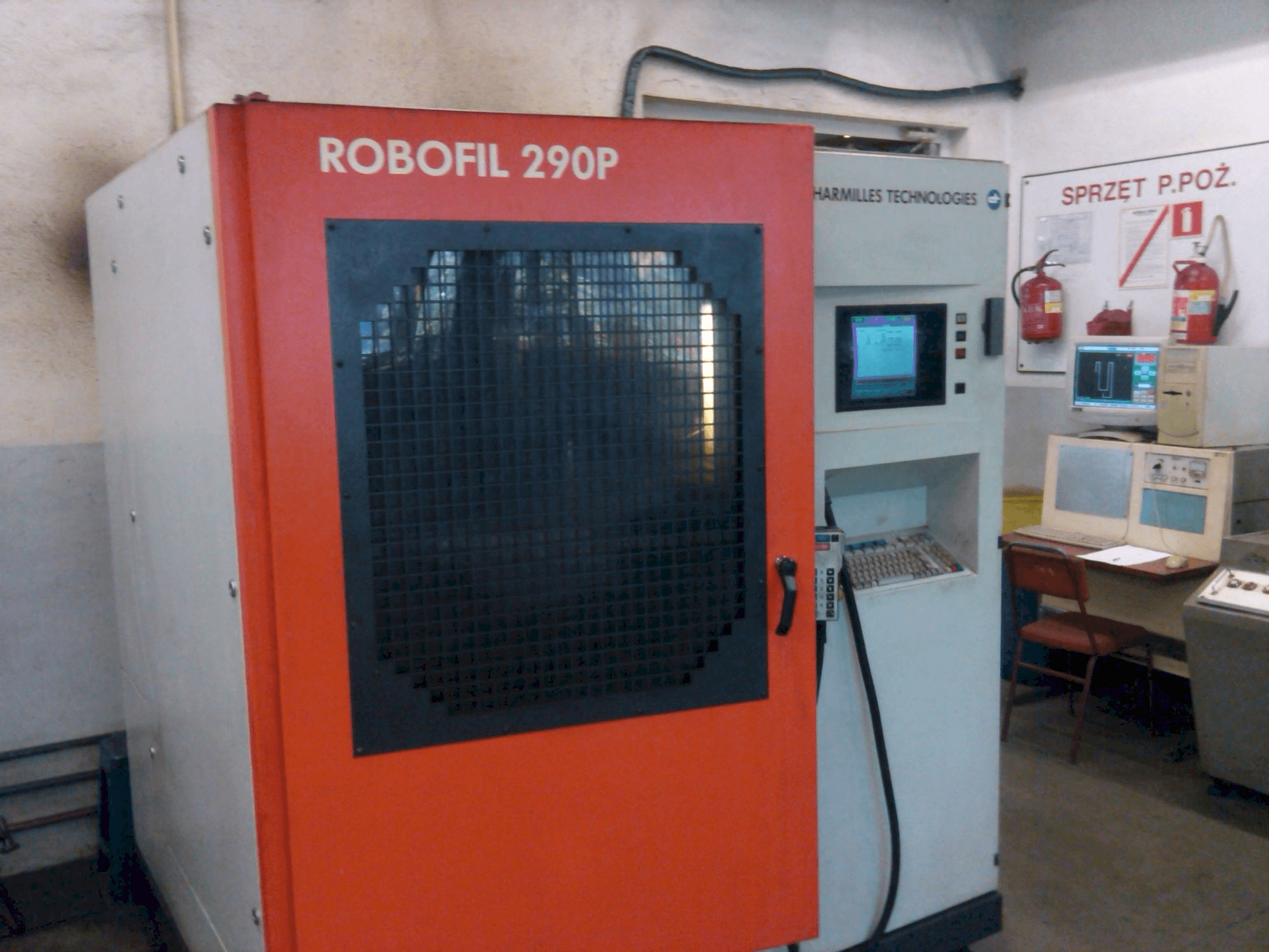 Frontansicht der CHARMILLES Robofil 290 P Maschine