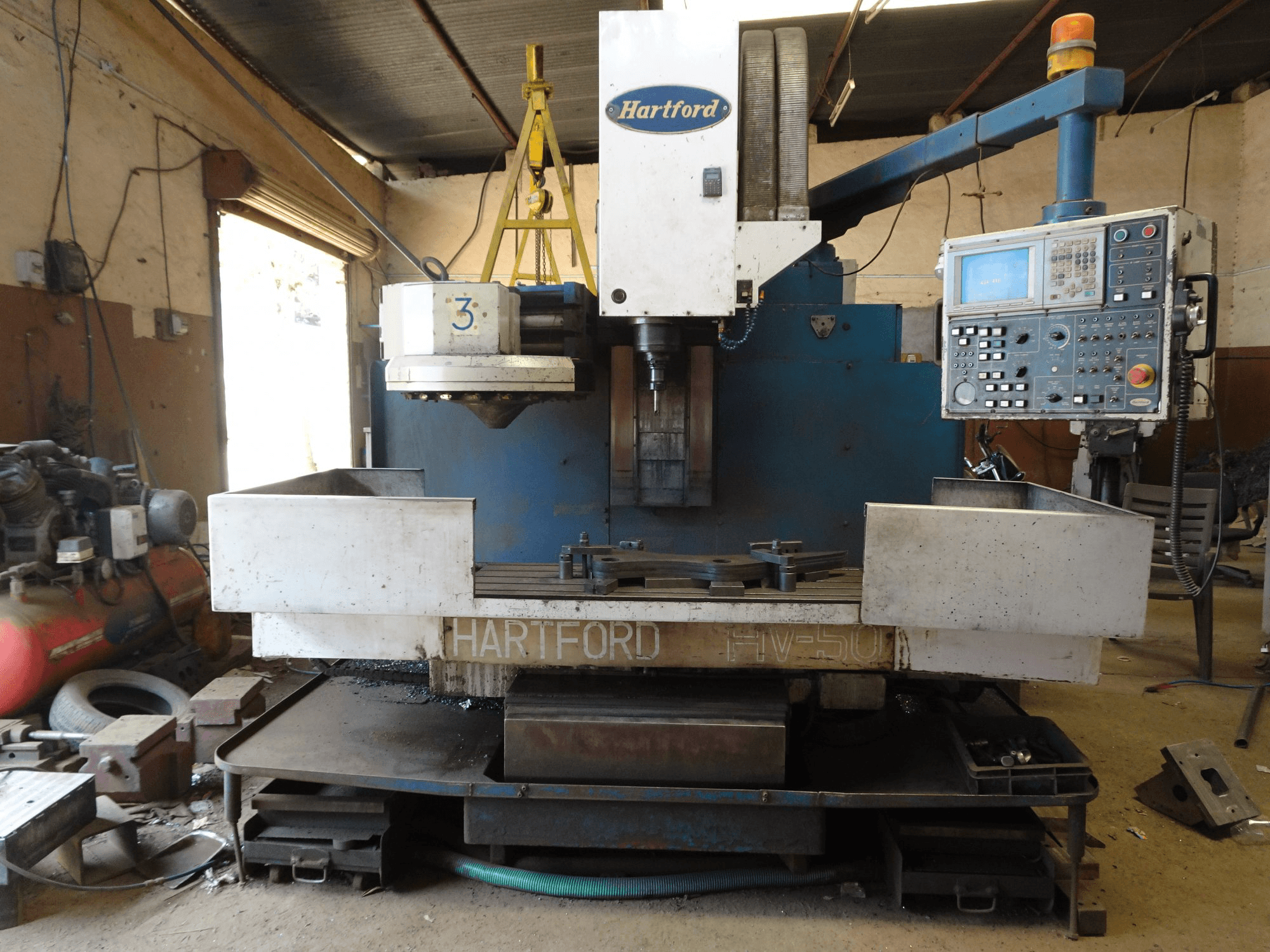 Frontansicht der Hartford HV-50S Maschine