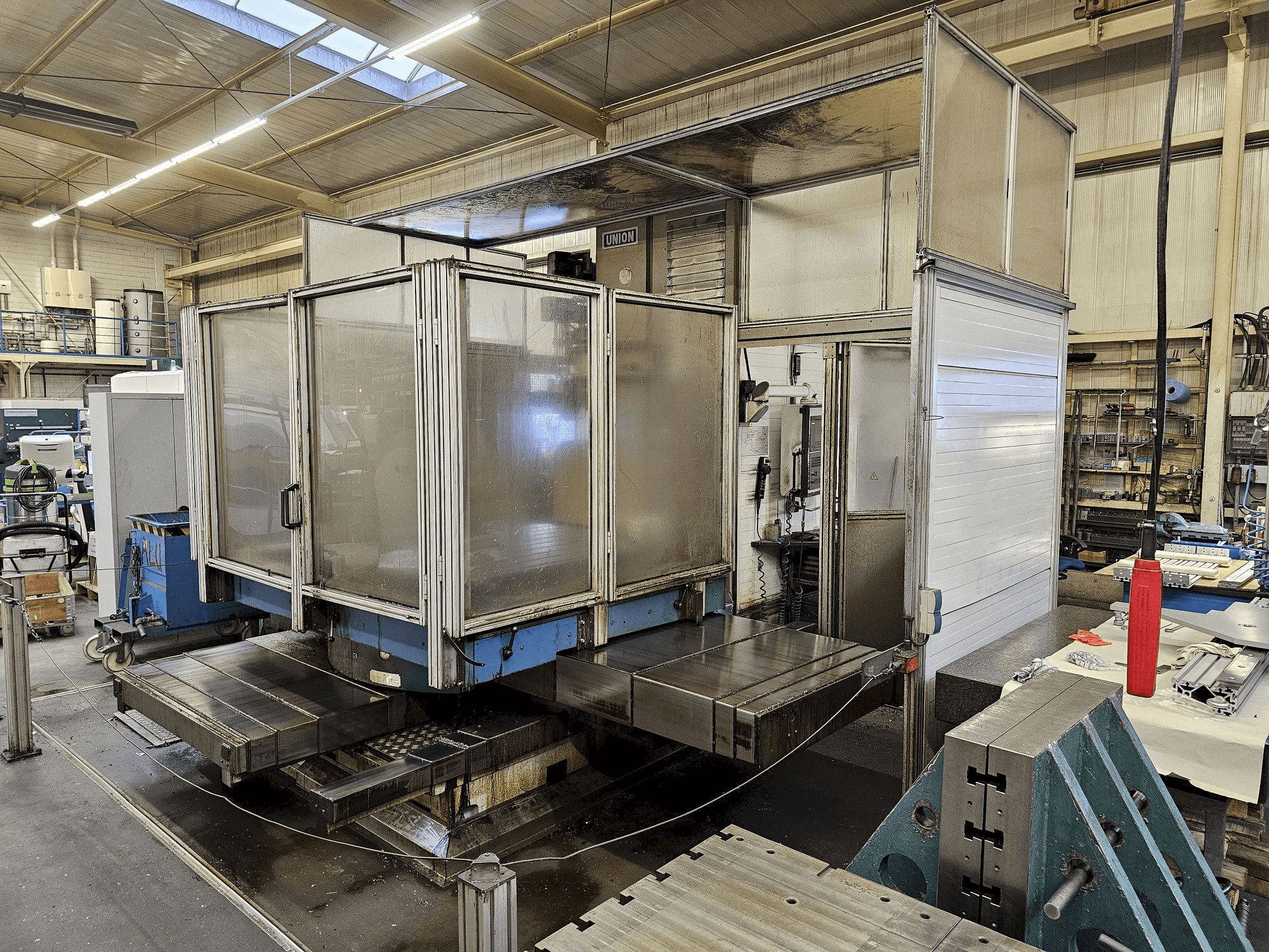 Frontansicht der UNION TC 110 Maschine