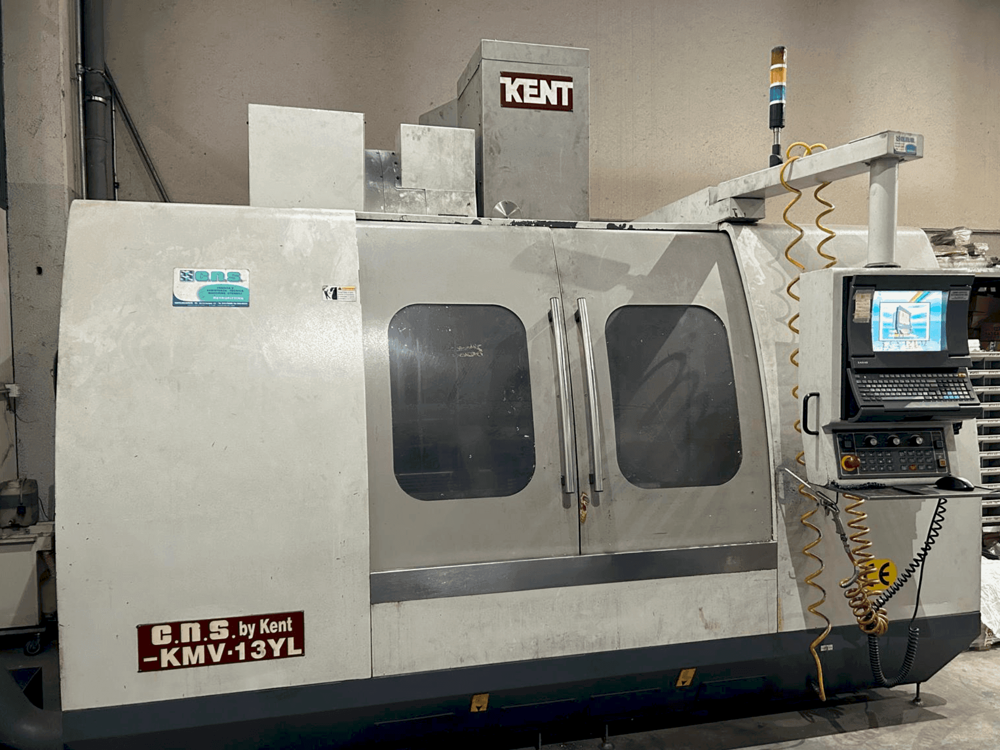 Frontansicht der Kent KMV 13 YL Maschine