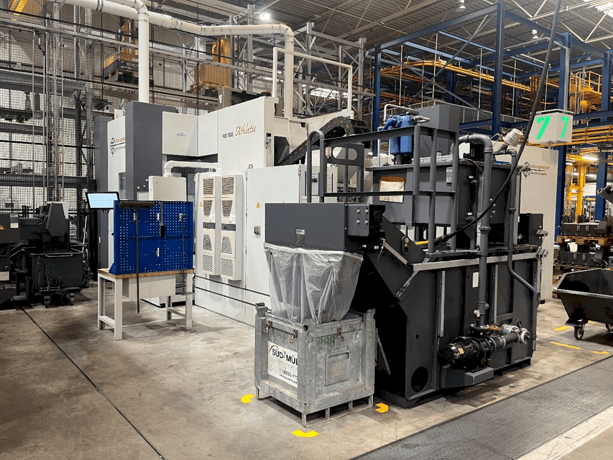 Rechte Seitenansicht der Heckert HEC 1000 Maschine