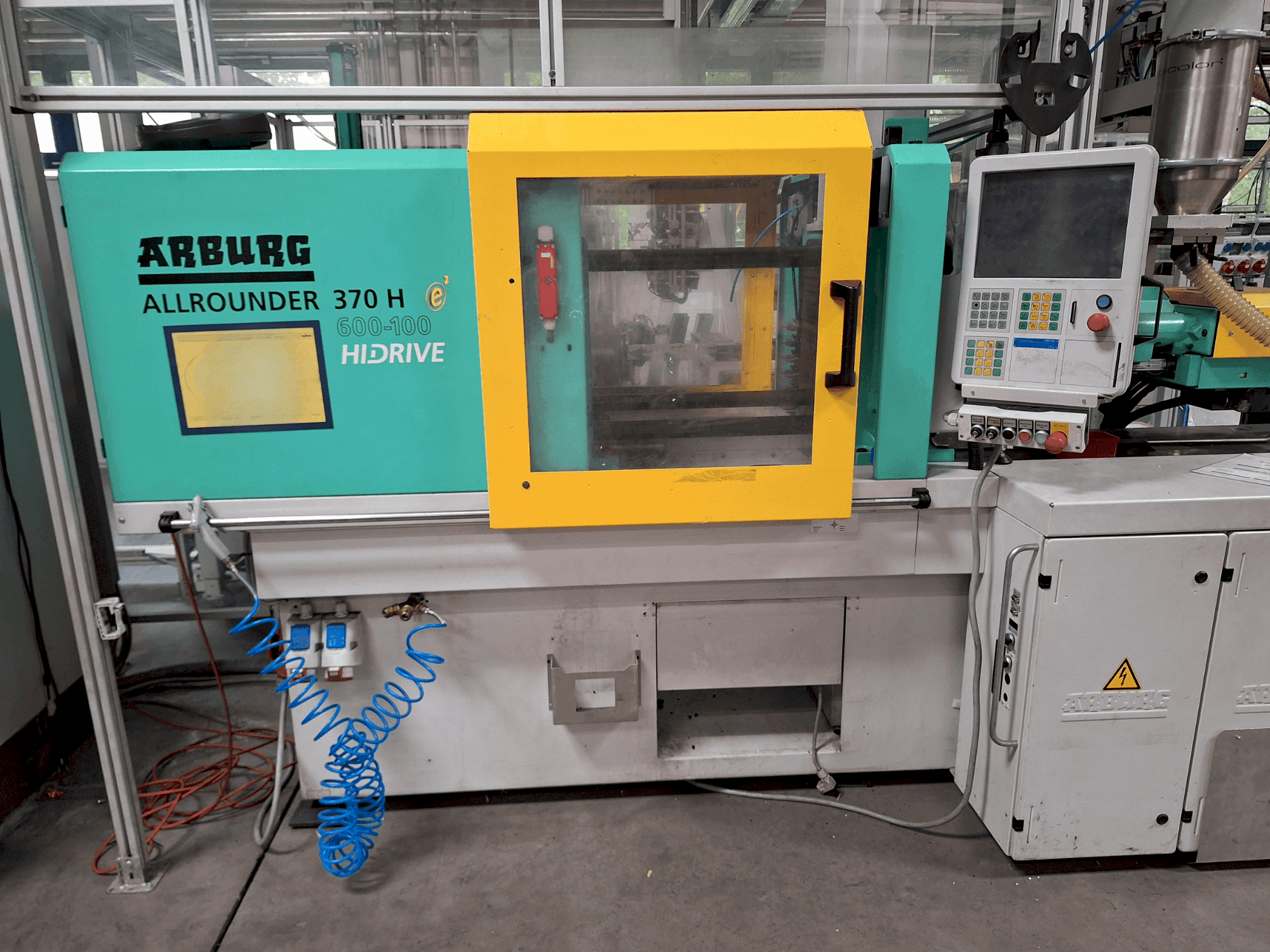 Frontansicht der Arburg Allrounder 370 H 600-100 Maschine