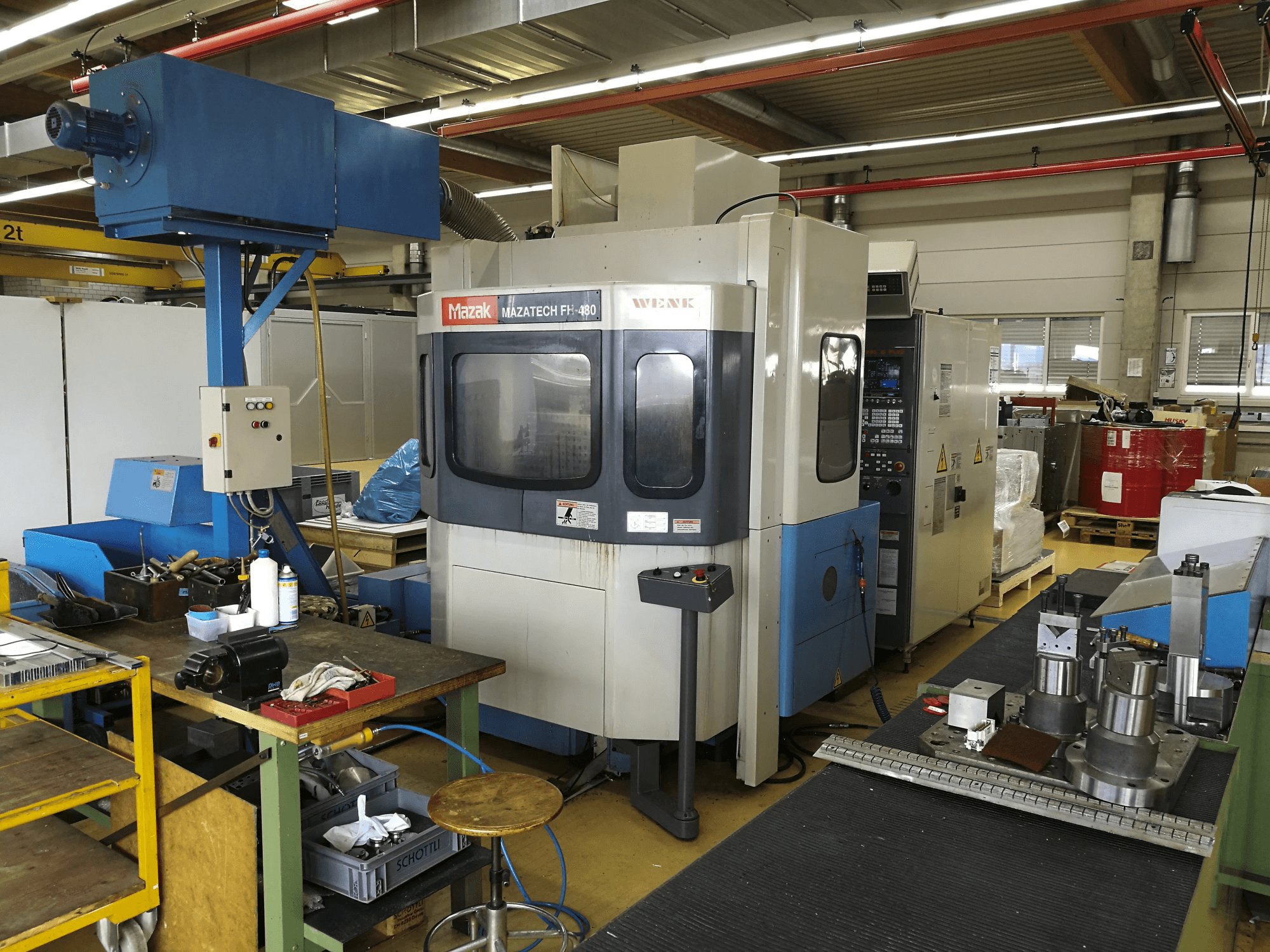 Rechte Ansicht der Mazak FH-480 Maschine