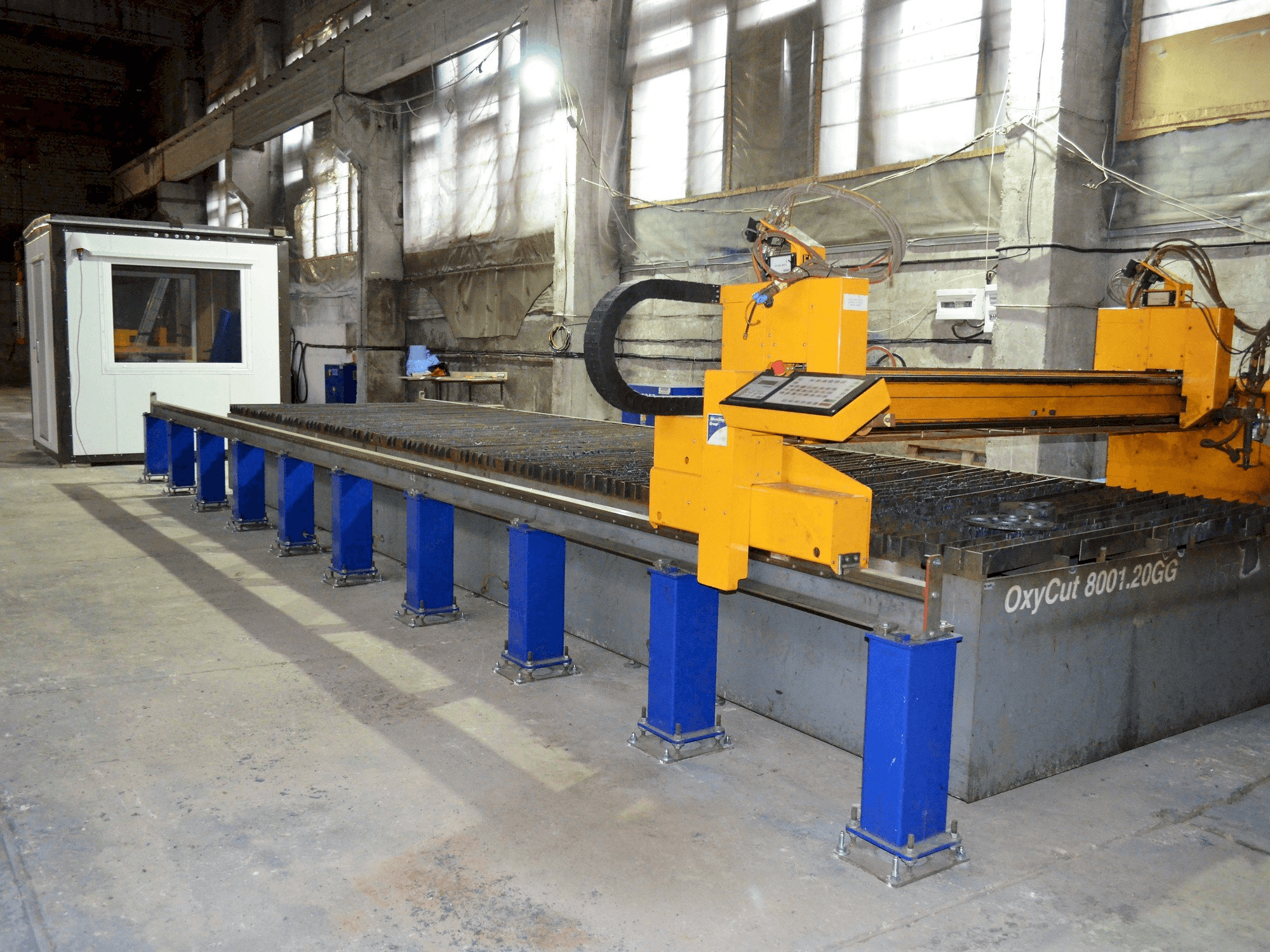 Frontansicht der MicroStep OxyCut 8001 20GG Maschine