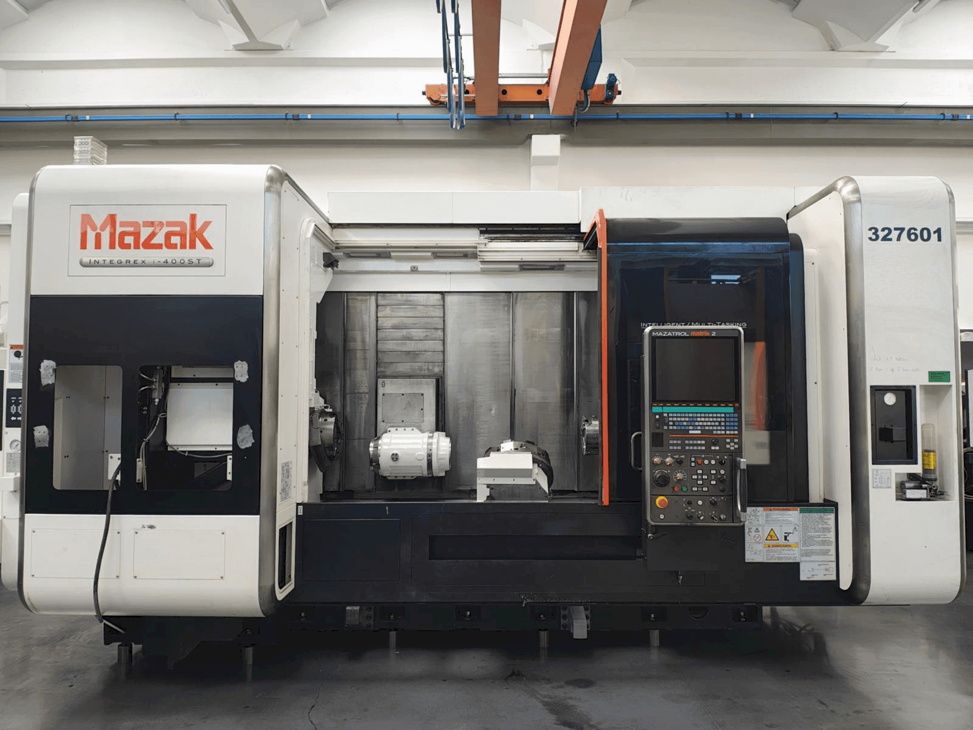 Frontansicht der Mazak Integrex i-400 ST Maschine