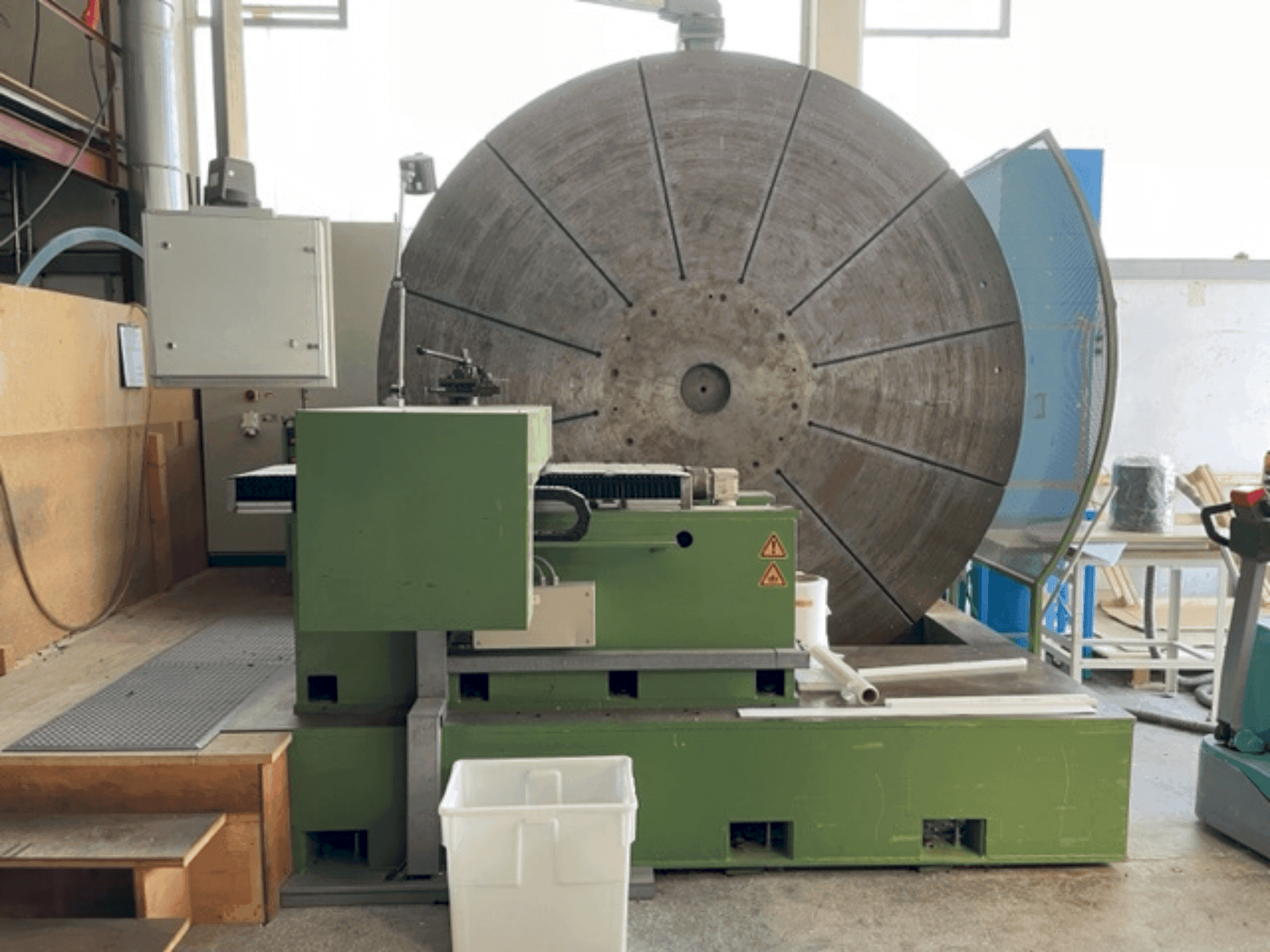 Frontansicht der IRLE Facing Lathe Maschine