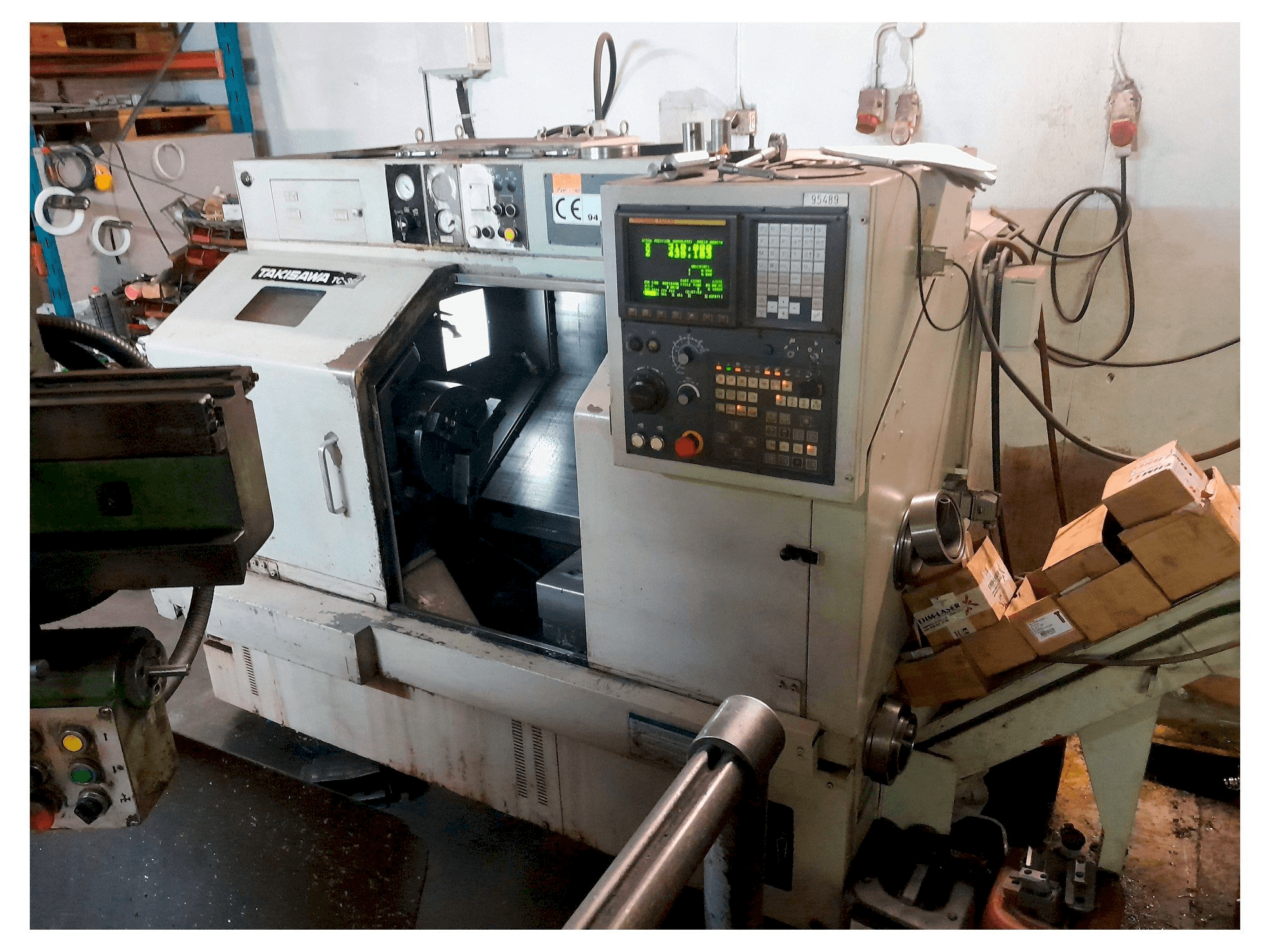 Frontansicht der Takisawa TC-30 Maschine