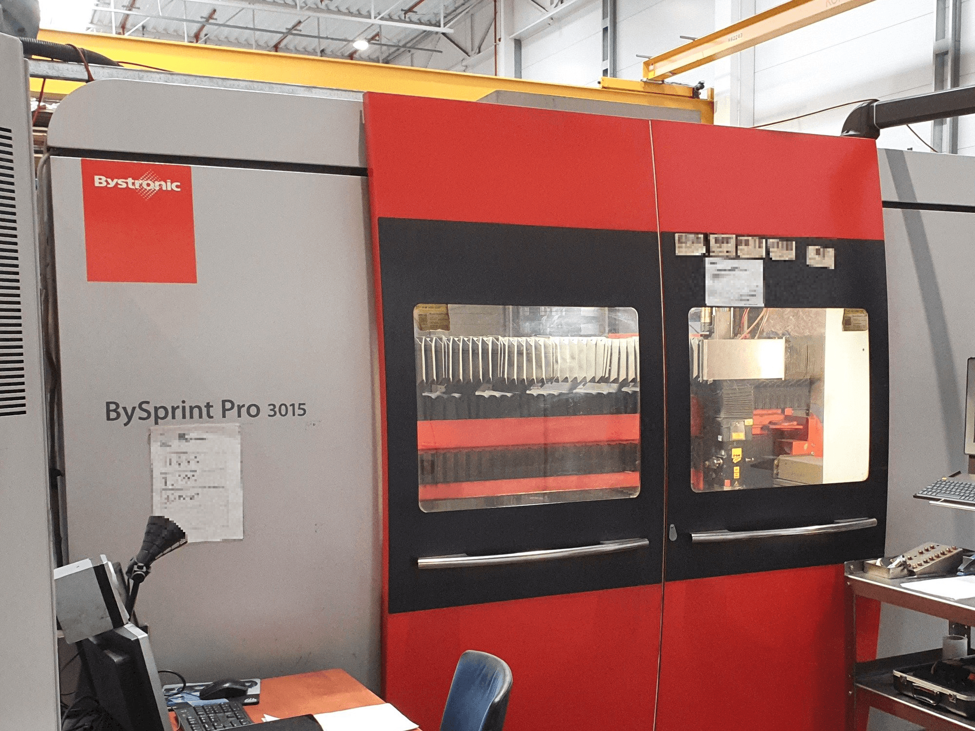 Frontansicht der Bystronic BySprint Pro 3015 Maschine