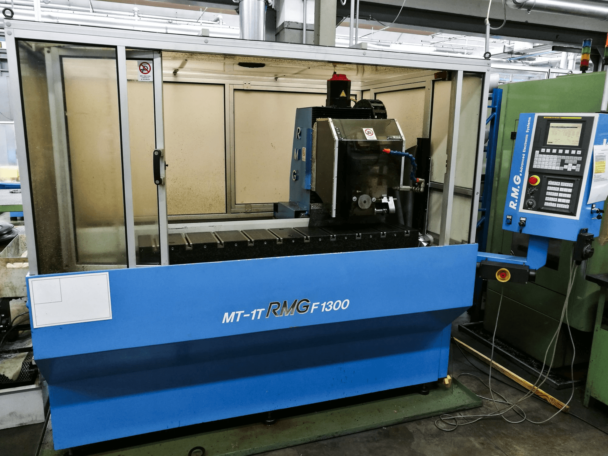 Frontansicht der RMG MT-1T-F 1300 Maschine