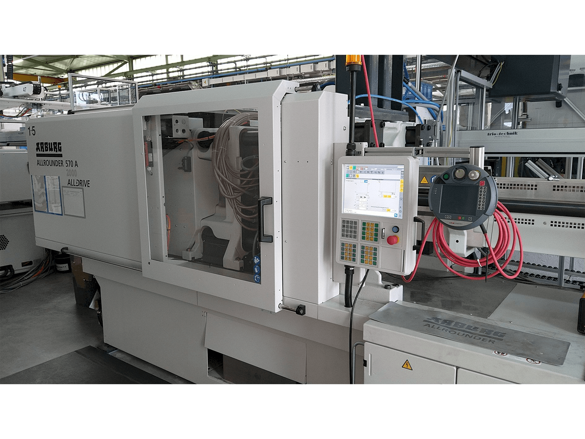 Frontansicht der Arburg Allrounder 570 A 2000-800 ALLDRIVE Maschine