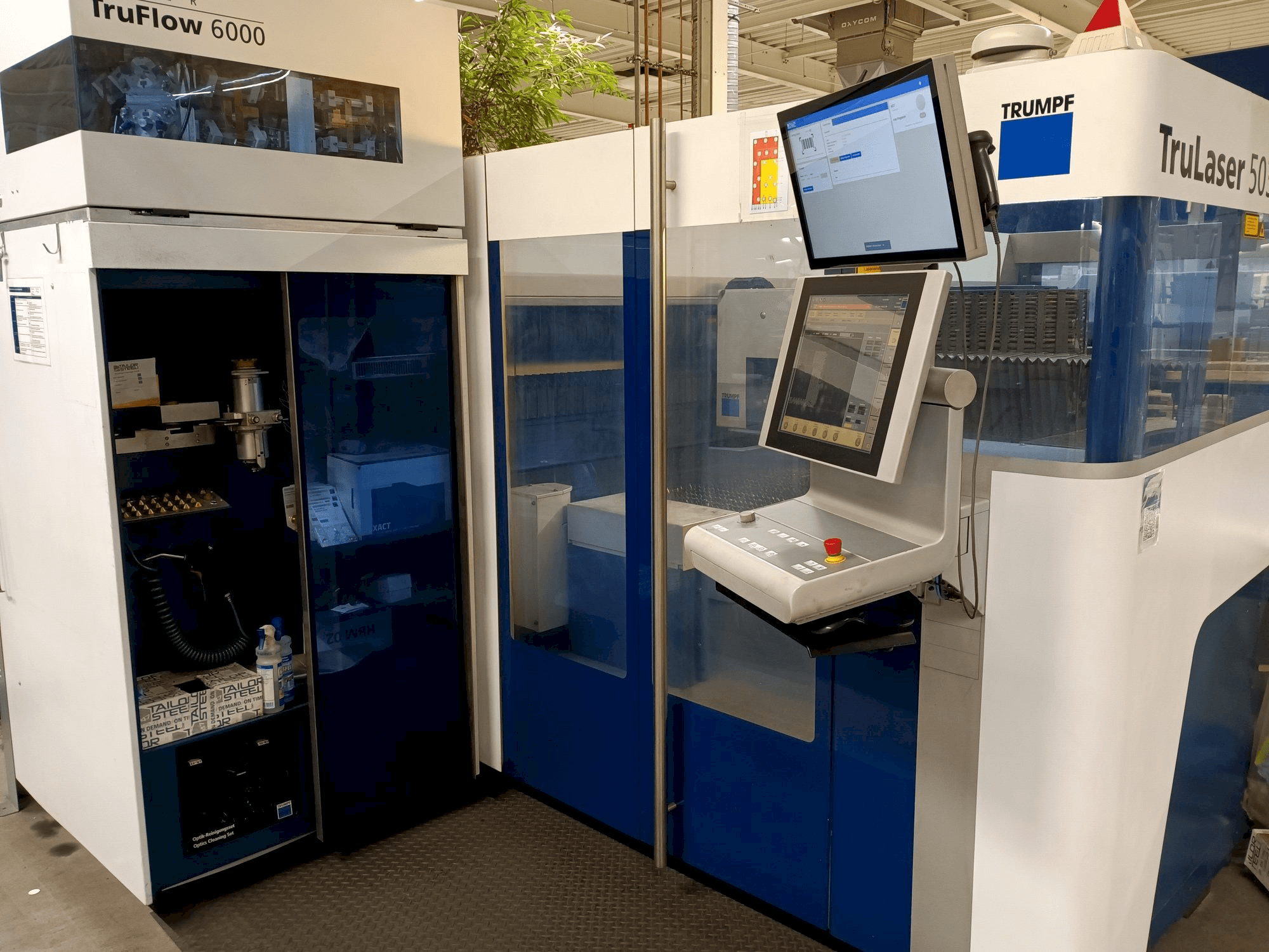 Frontansicht der TRUMPF TruLaser 5030 6,0kW Co2 + LiftMaster Maschine