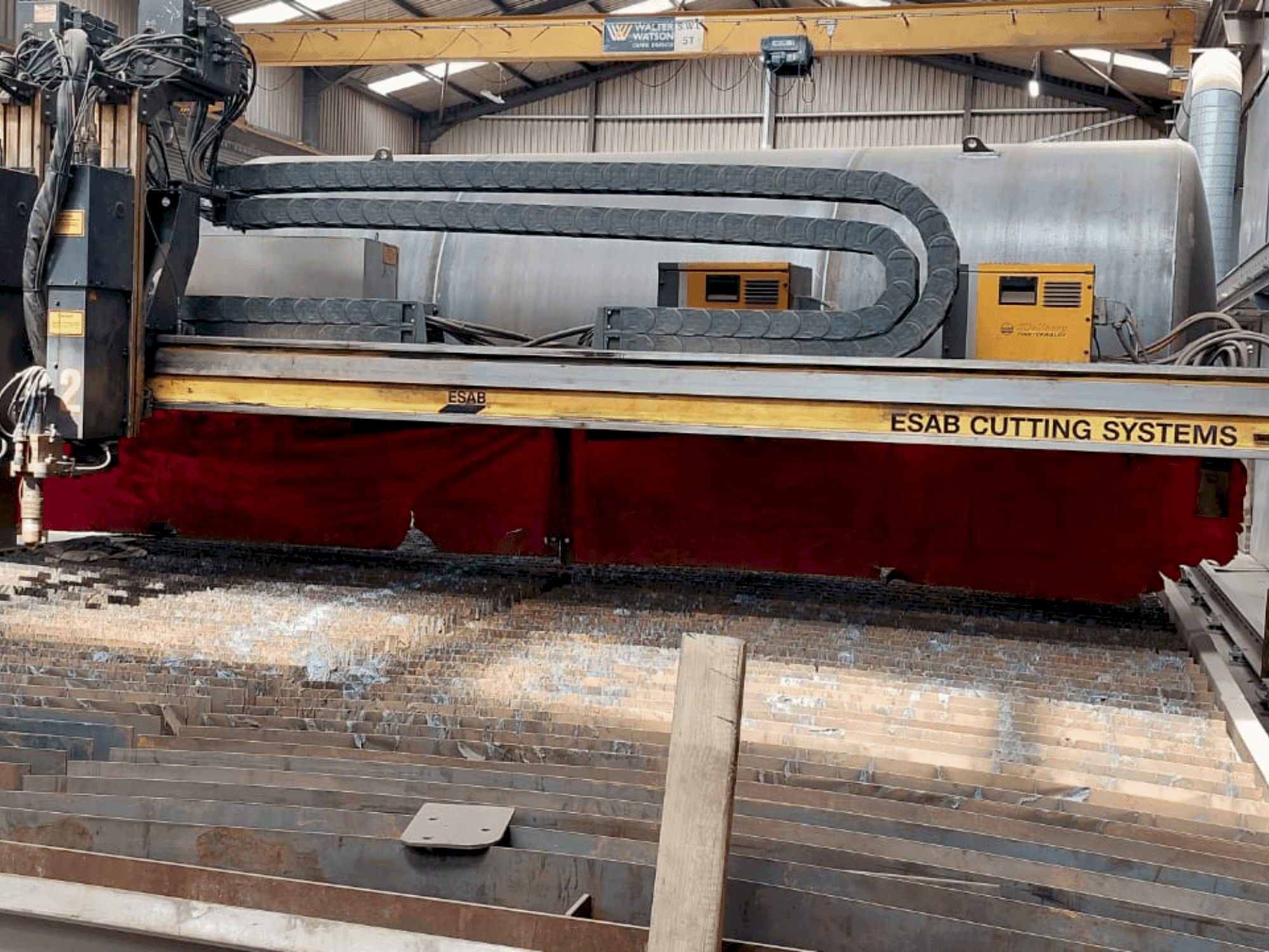 Frontansicht der ESAB Suprarex SXE 5000 Maschine