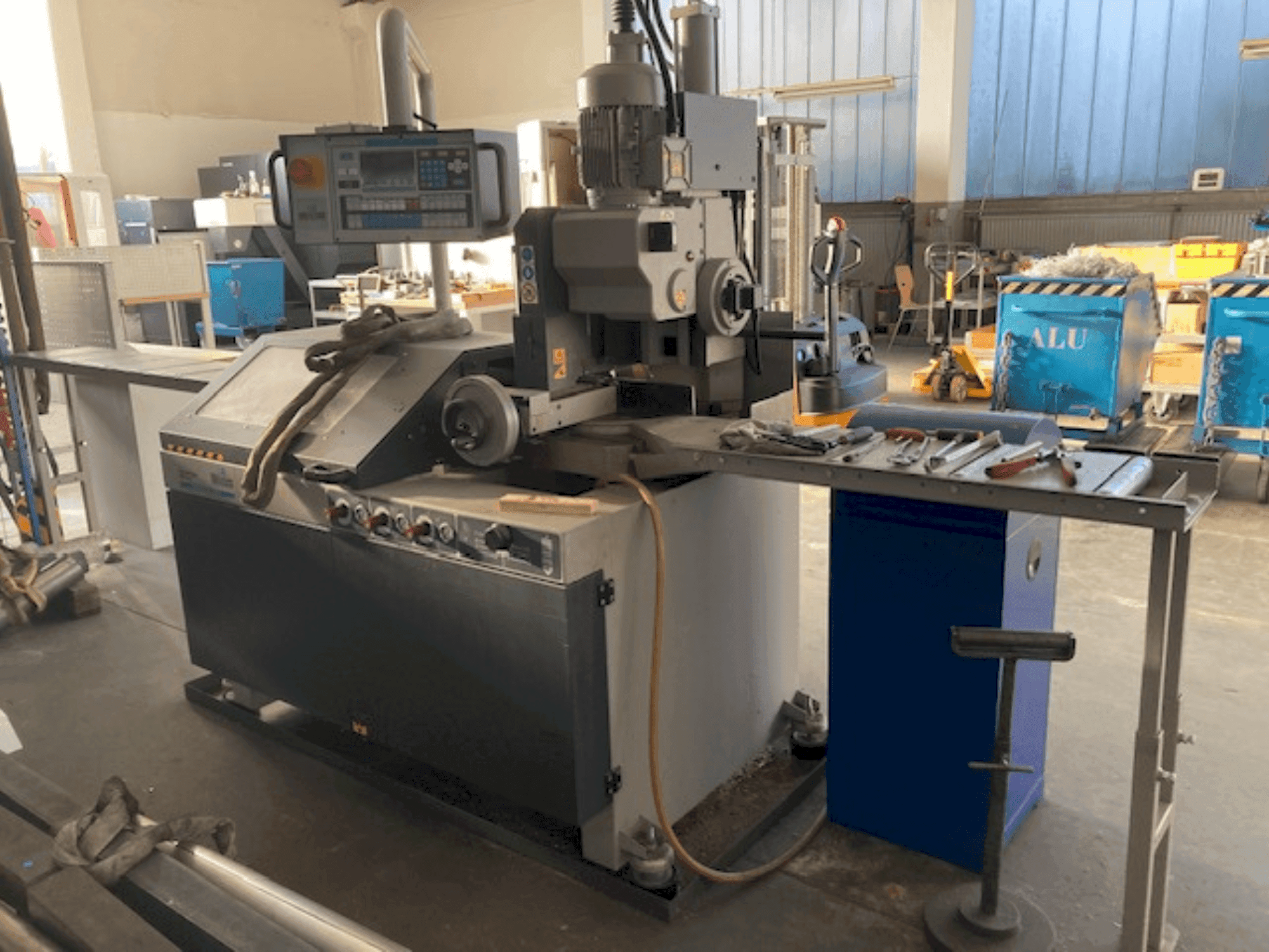 Frontansicht der BERG & SCHMID VKS 370 VA Maschine