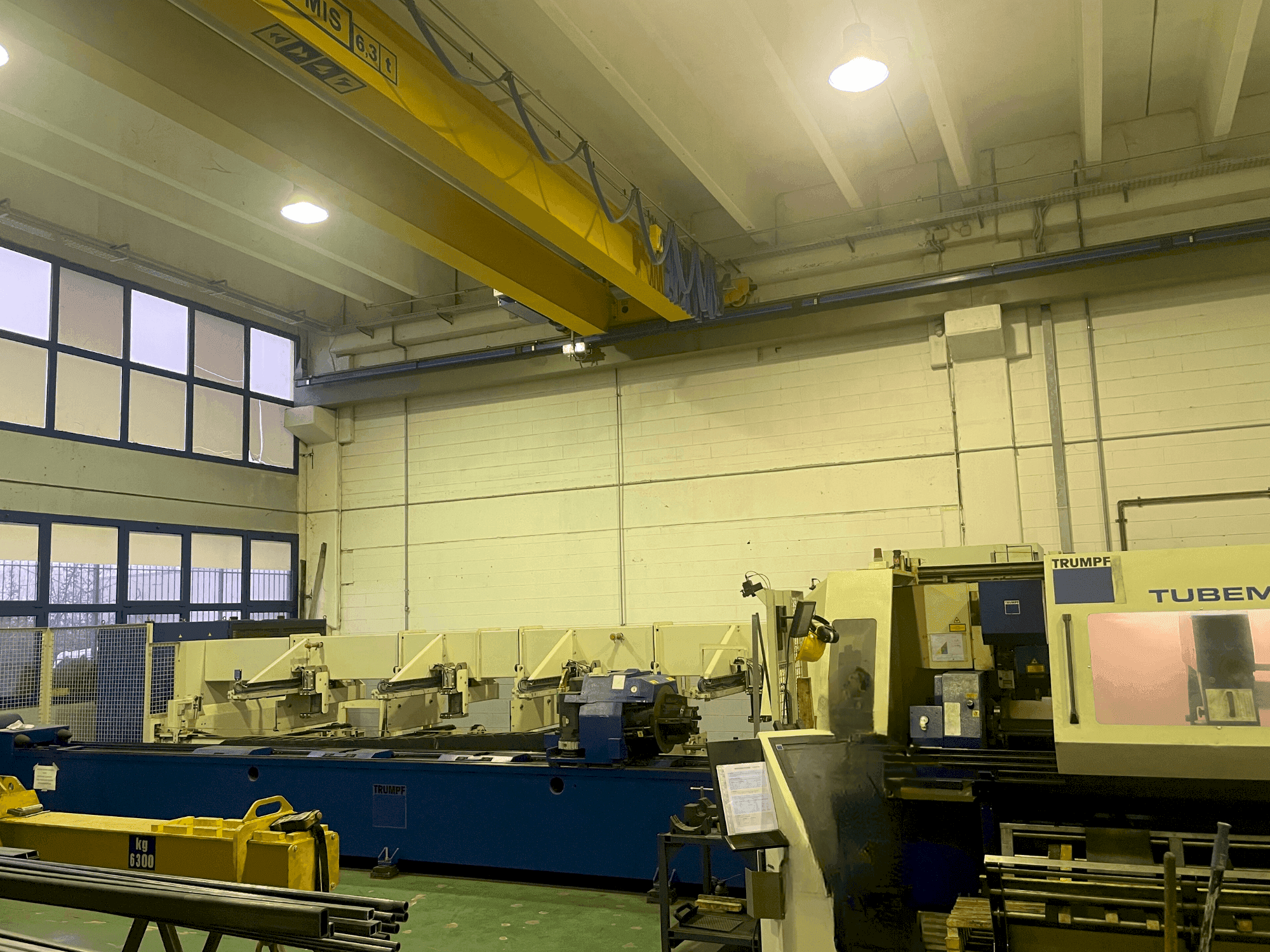 Frontansicht der TRUMPF TUBEMATIC 3.2 kw Maschine