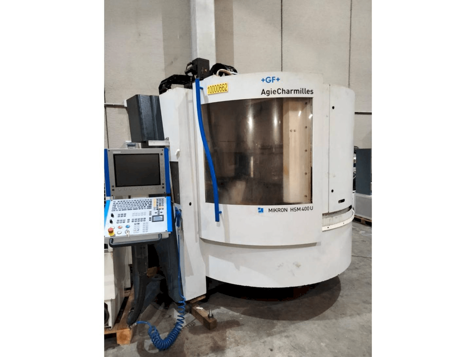 Front view of MIKRON HSM 400 U machine