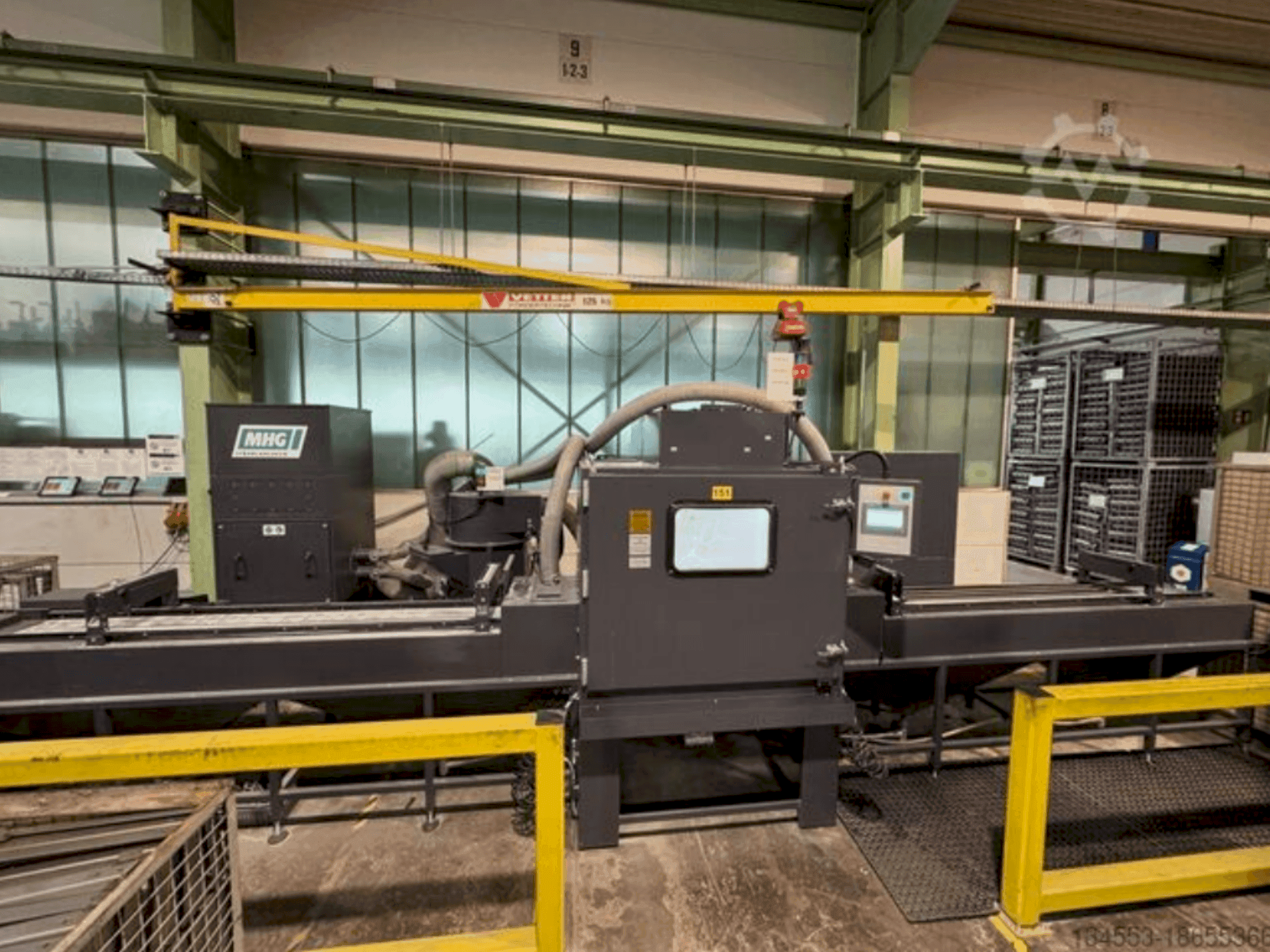 Frontansicht der MHG SMG 160 Maschine