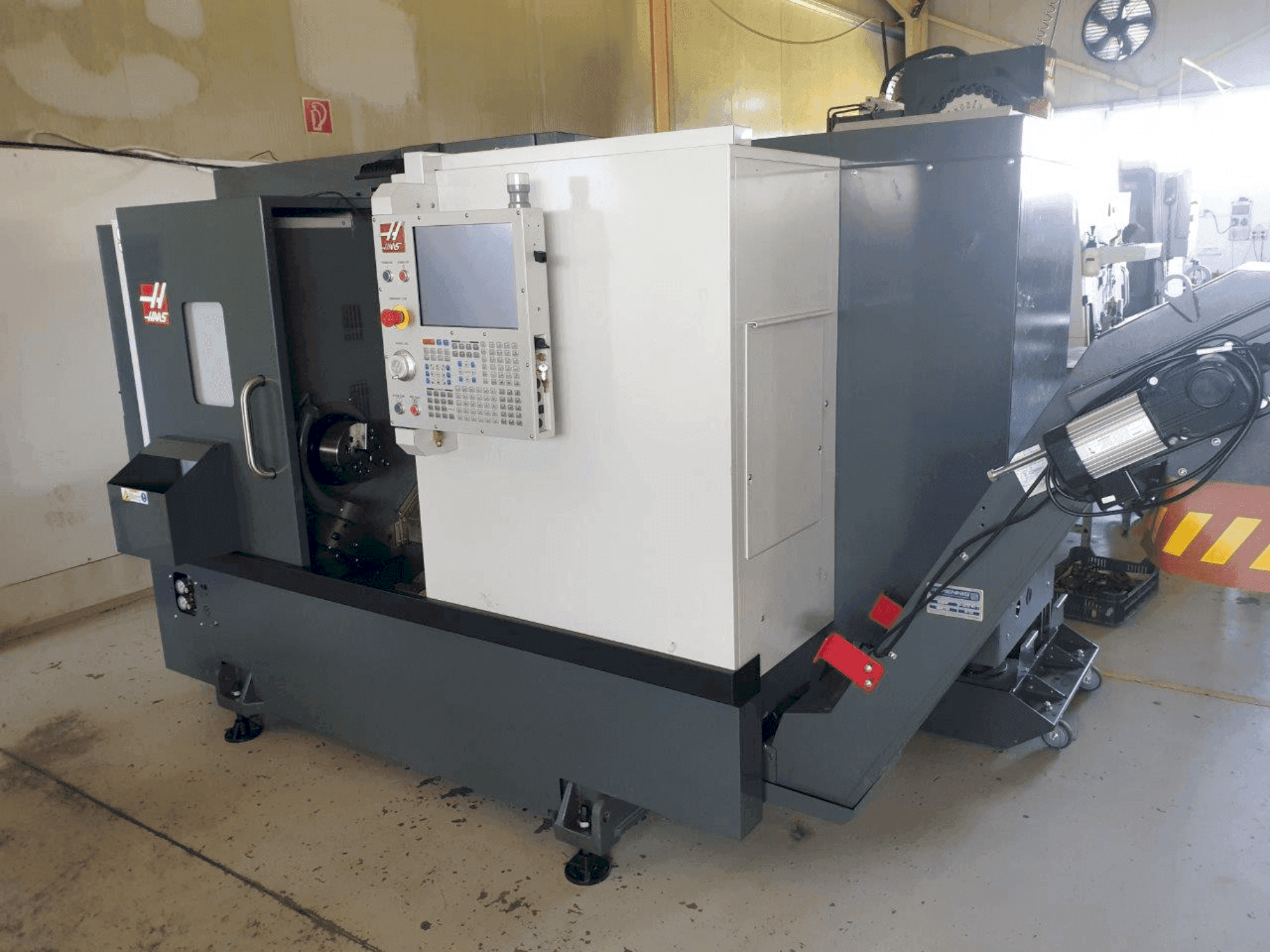 Frontansicht der HAAS ST-20 Maschine