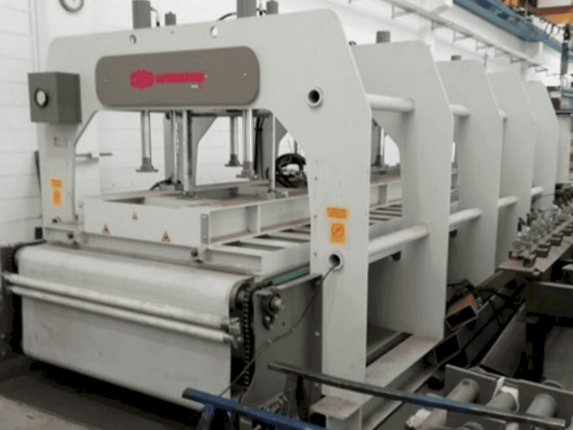 Frontansicht der CMB PFR-CCL Maschine