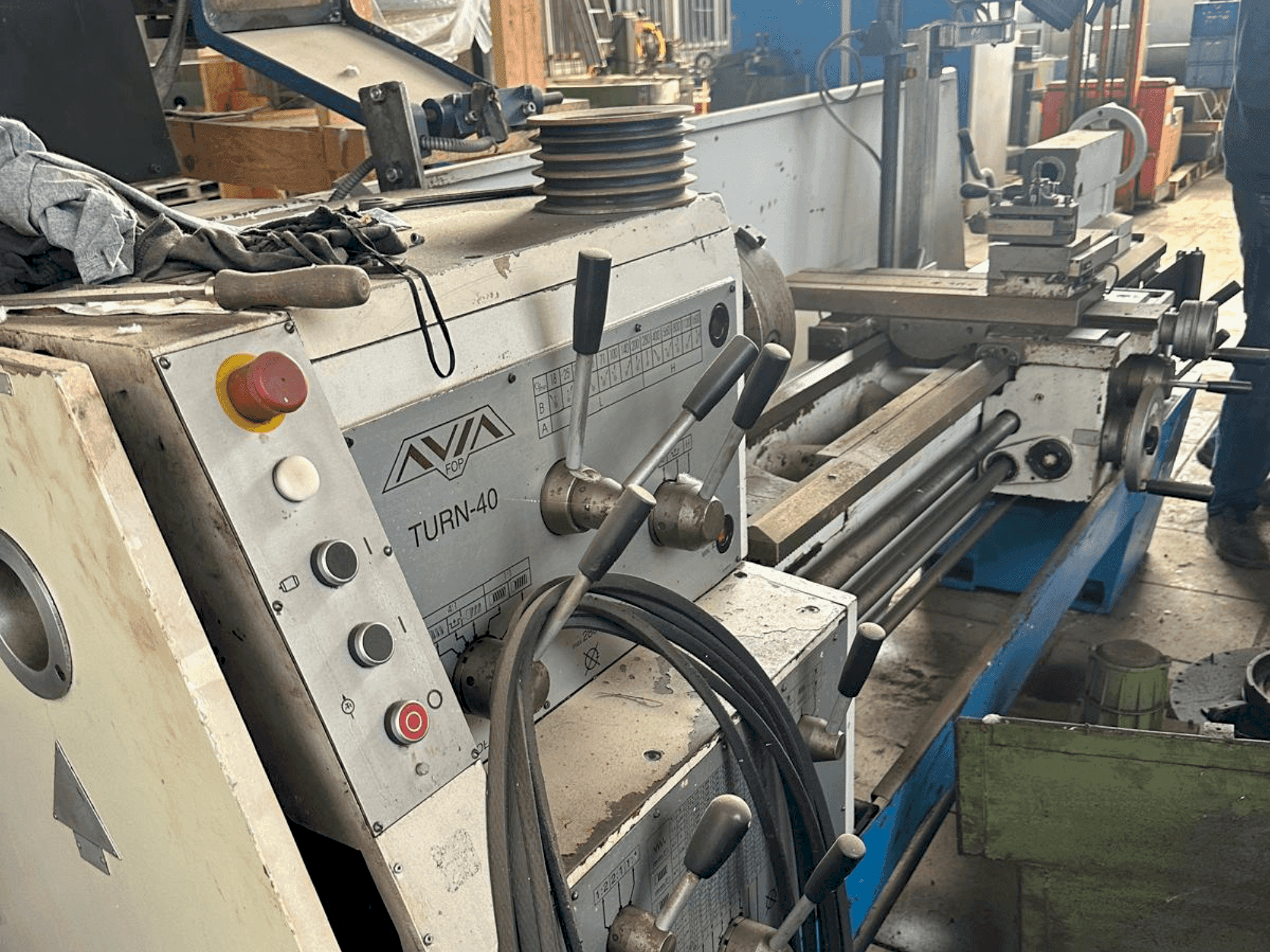 Frontansicht der Avia TURN-40 Maschine