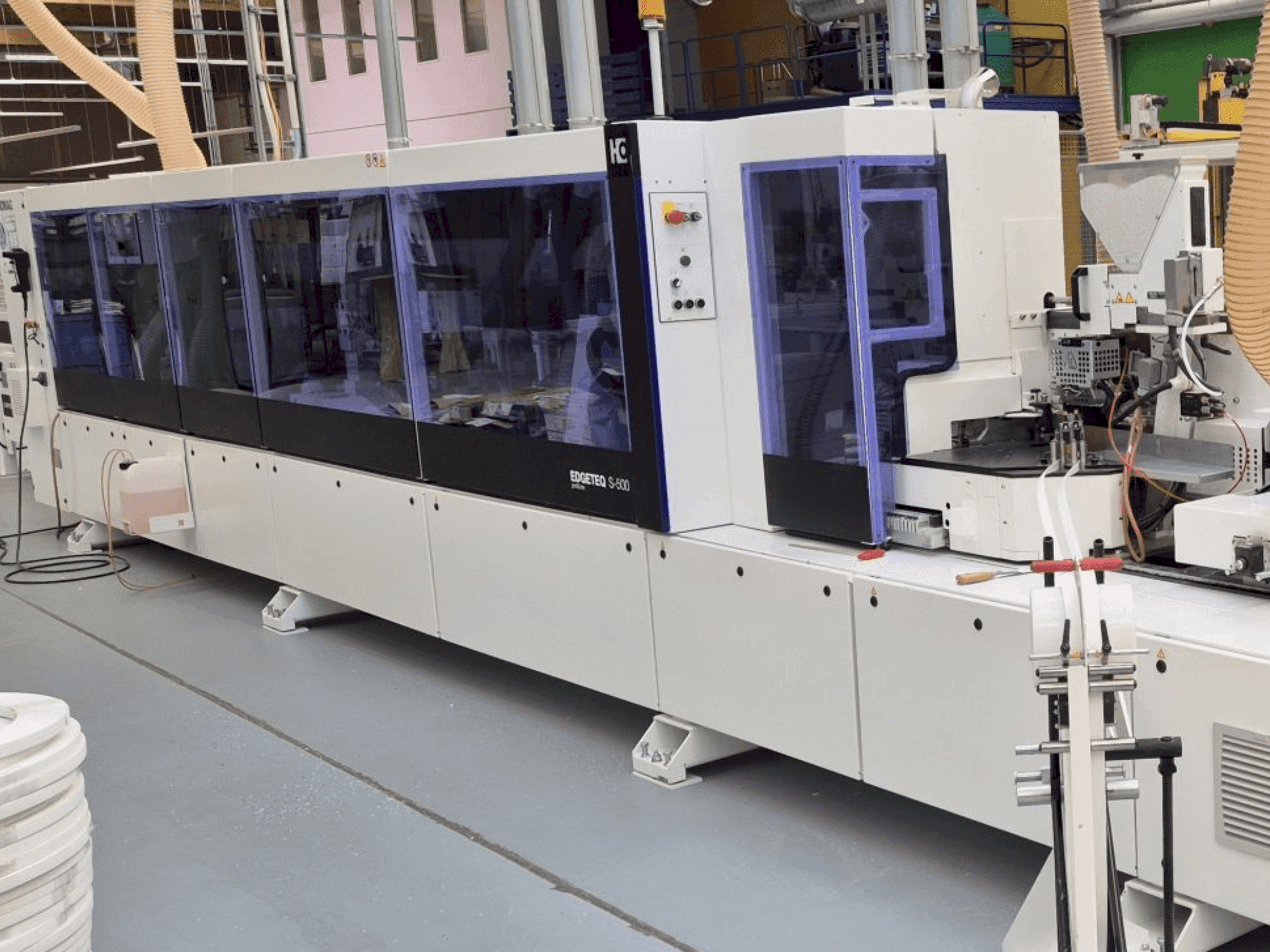 Frontansicht der HOMAG EDGETEC S-500 Maschine