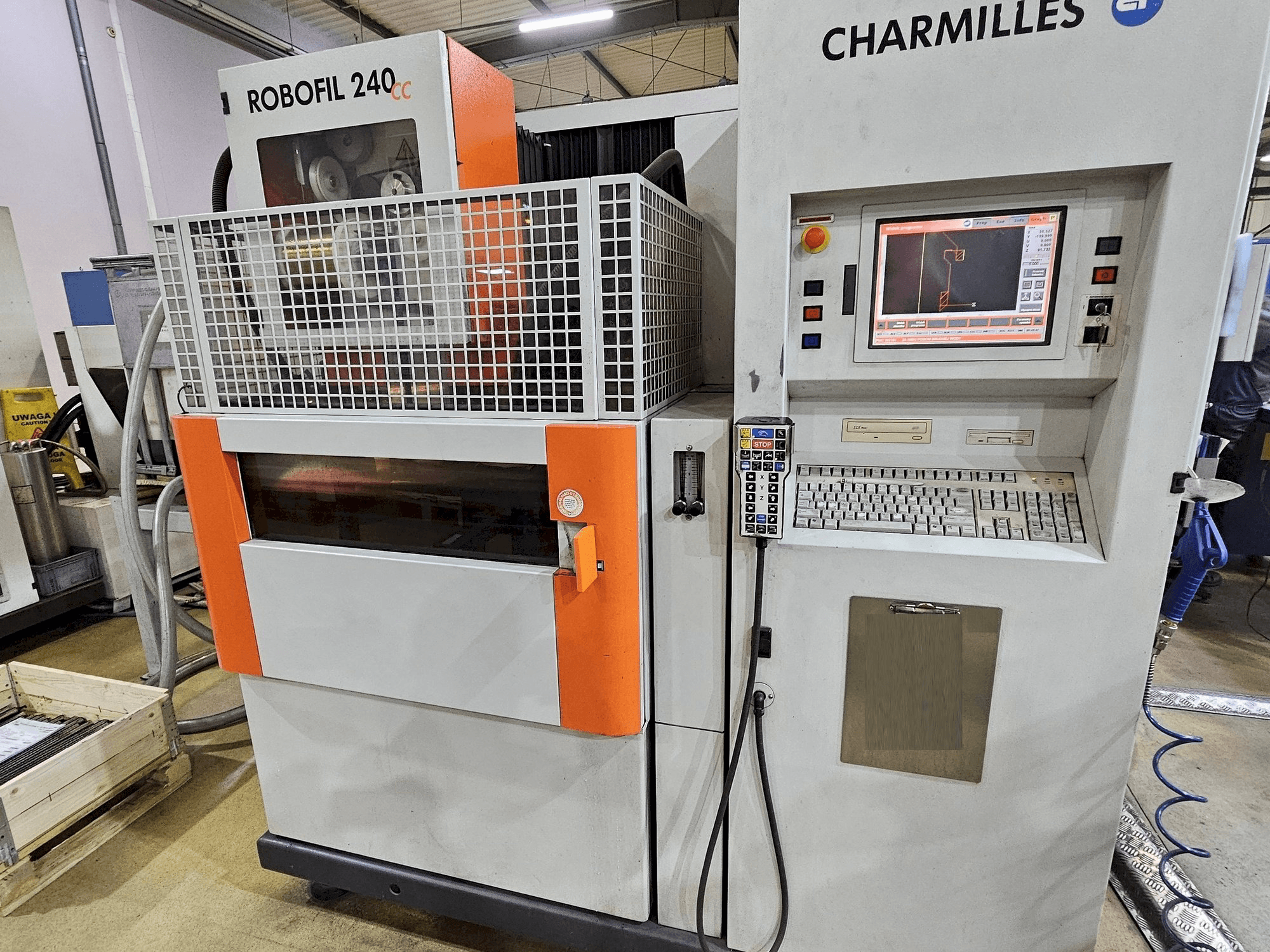 Frontansicht der CHARMILLES ROBOFIL 240 CC Maschine